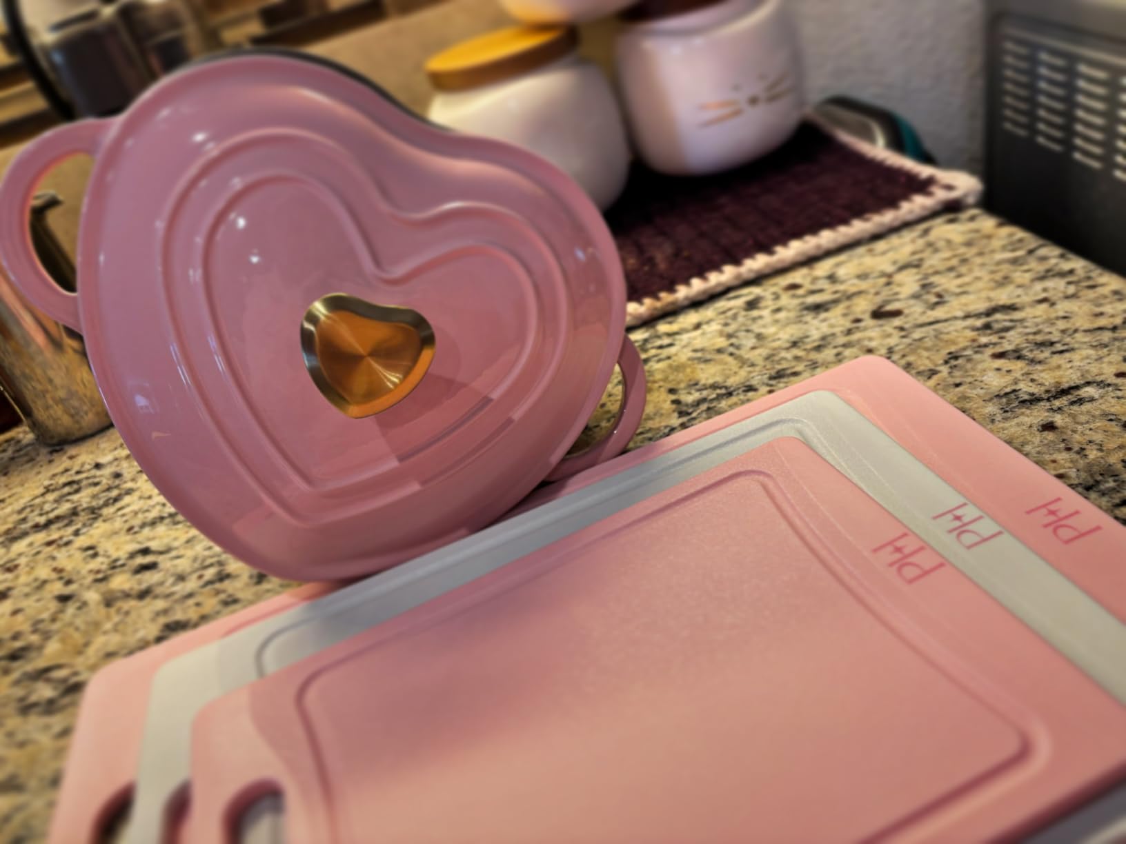 Paris Hilton Enameled Cast Iron Dutch Oven Heart-Shaped Pot with Lid, Dual Handles, Works on All Stovetops, Oven Safe to 500°F, 2-Quart, Pink - Customer Photo 5