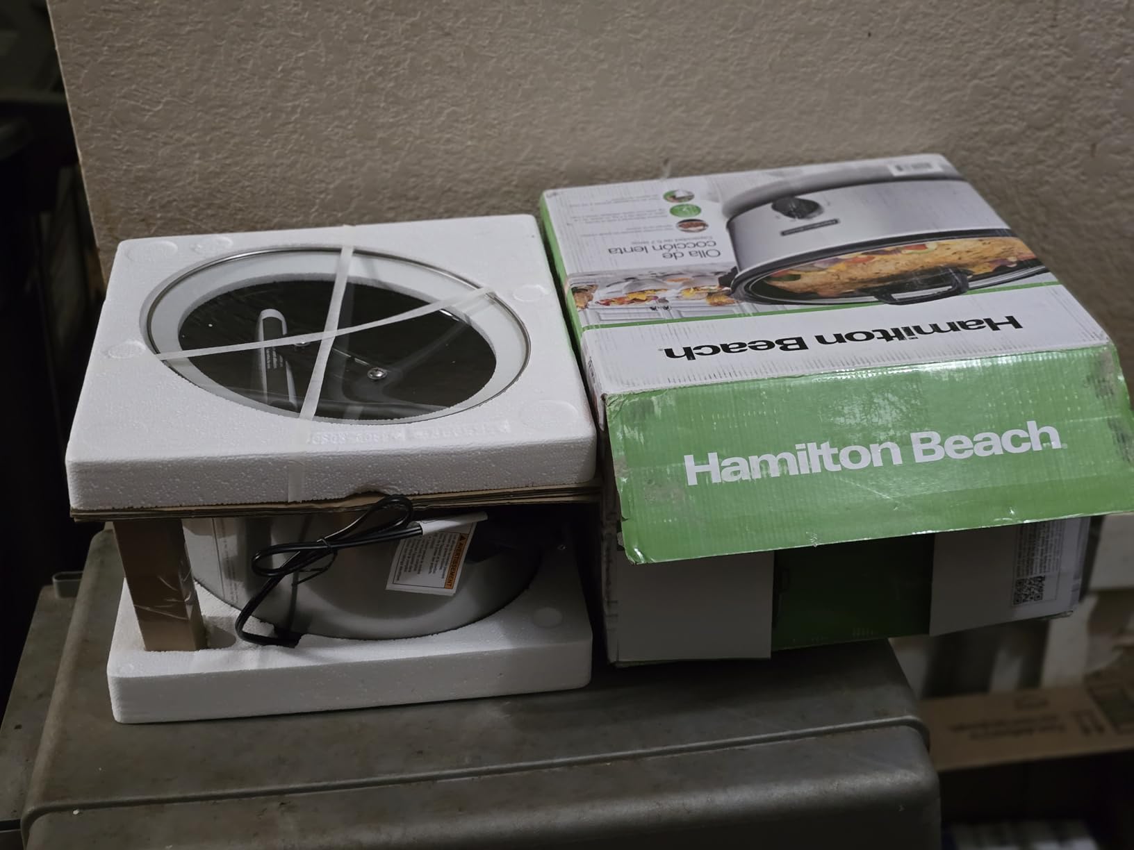 Hamilton Beach 4-Quart Slow Cooker with 3 Cooking Settings, Dishwasher-Safe Stoneware Crock & Glass Lid, Stainless Steel (33140G) Customer Review Hamilton Beach 4-Quart Slow Cooker with 3 Cooking Settings, Dishwasher-Safe Stoneware Crock & Glass Lid, Stainless Steel (33140G) - Customer Photo 1