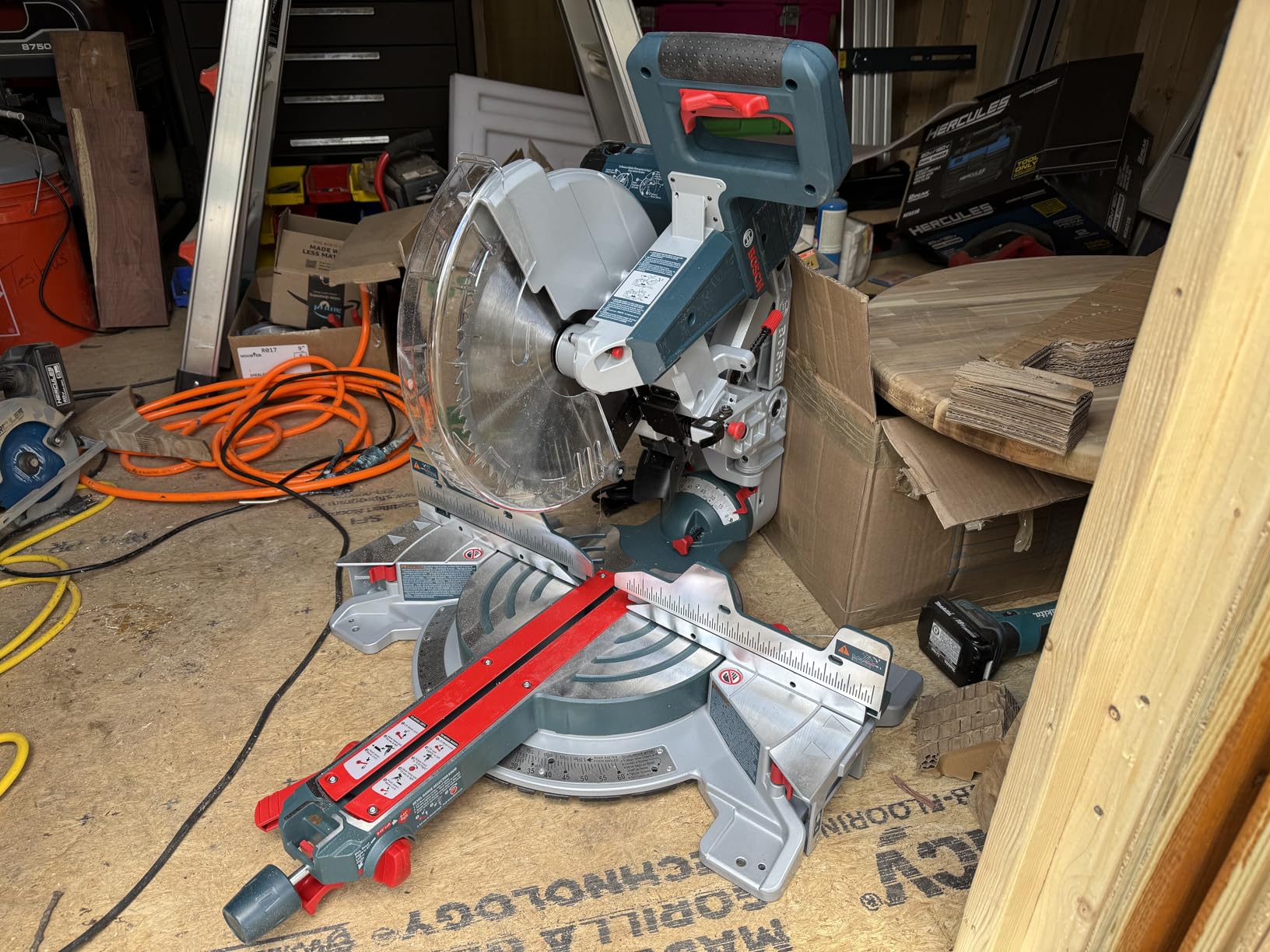 BOSCH GCM12SD 15 Amp 12 Inch Corded Dual-Bevel Sliding Glide Miter Saw with 60 Tooth Saw Blade - Customer Photo 1
