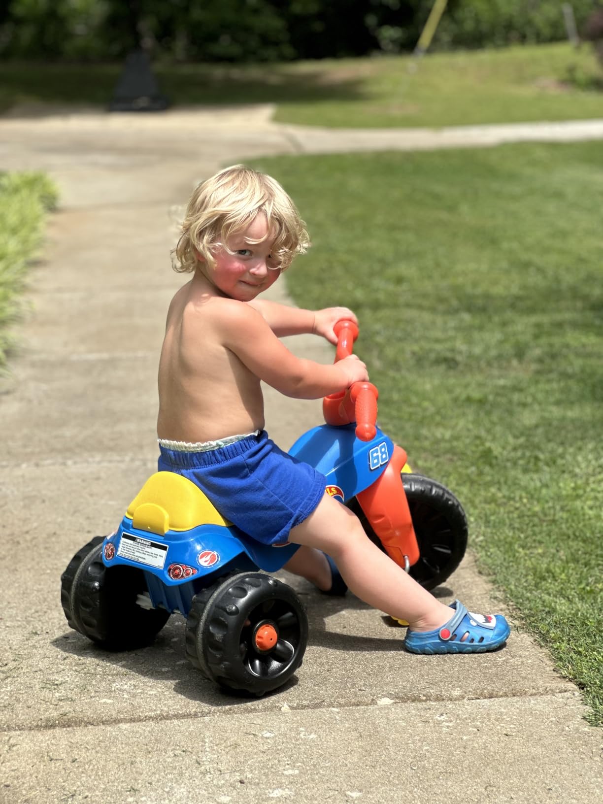 Fisher-Price Toddler Tricycle Harley-Davidson Tough Trike, Toy Bike with Handlebar Grips & Storage for Outdoor Play Kids Ages 2+ Years (Amazon Exclusive) - Customer Photo 2