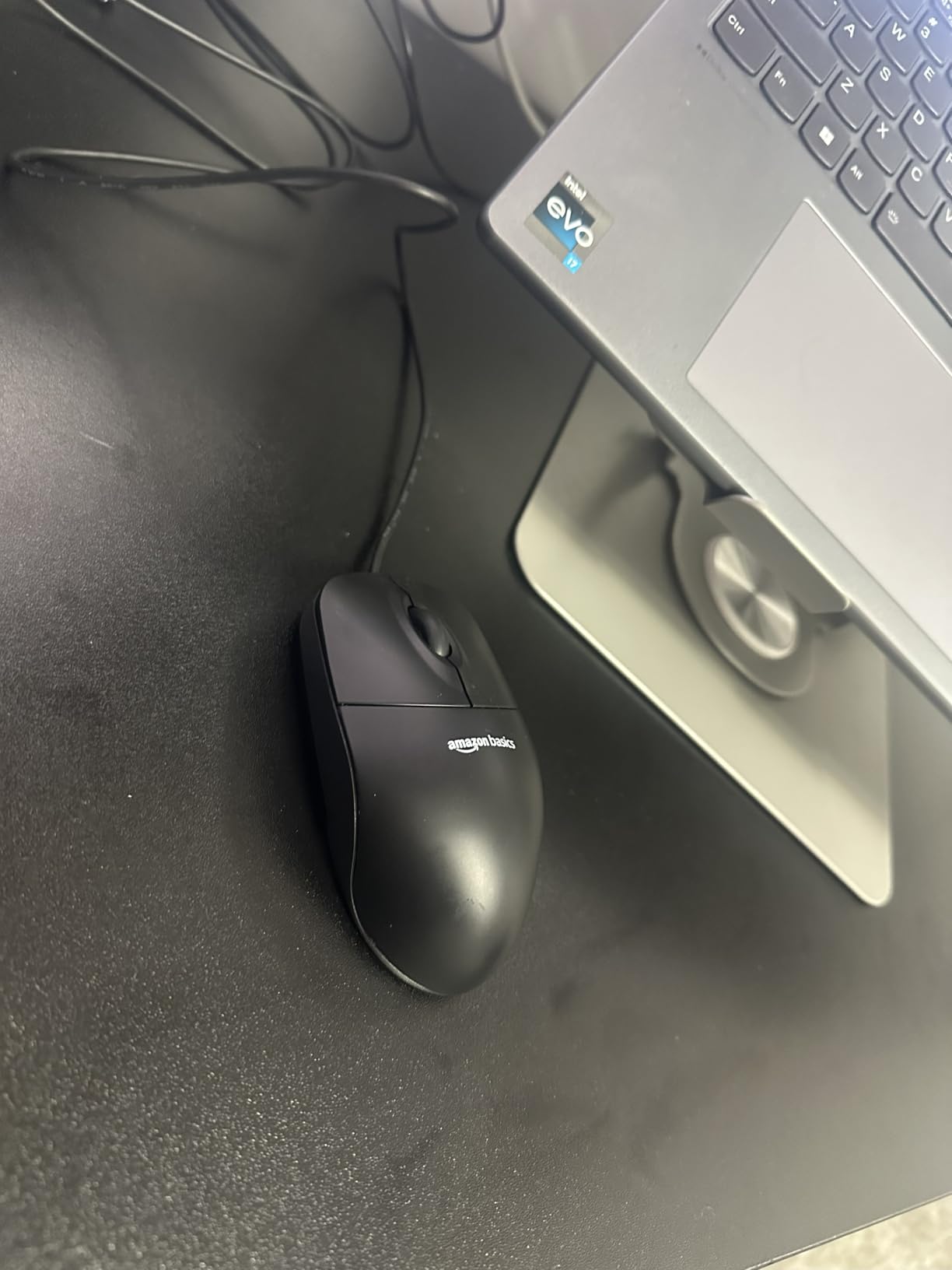 Amazon Basics 3-Button USB Wired Mouse with Scrolling and Tracking - Standard, Black Customer Review Amazon Basics 3-Button USB Wired Mouse with Scrolling and Tracking - Standard, Black - Customer Photo 1