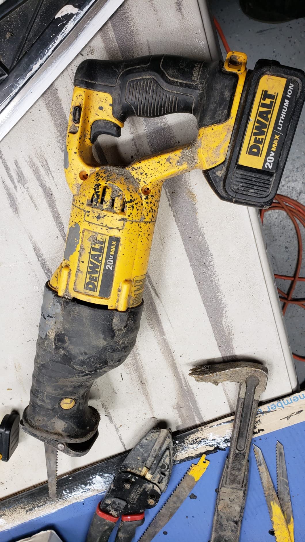 DEWALT 20V MAX Reciprocating Saw, 3,000 Strokes Per Minute, Variable Speed Trigger, Bare Tool Only (DCS380B) Customer Review DEWALT 20V MAX Reciprocating Saw, 3,000 Strokes Per Minute, Variable Speed Trigger, Bare Tool Only (DCS380B) - Customer Photo 1