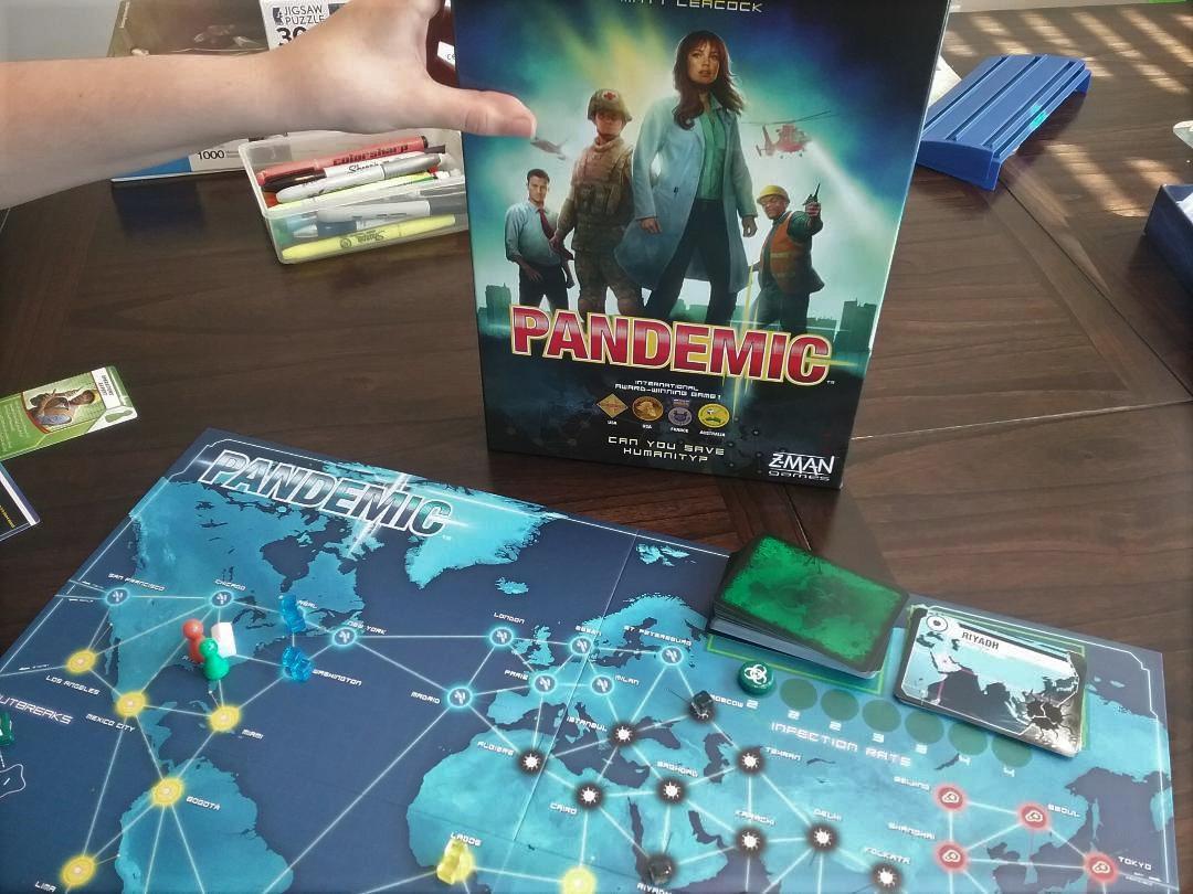 Asmodee Pandemic Board Game (Base Game) - A Cooperative Battle to Save Humanity, Strategy Game for Kids and Adults, Ages 8+, 2-4 Players, 45 Minute Playtime - Customer Photo 1