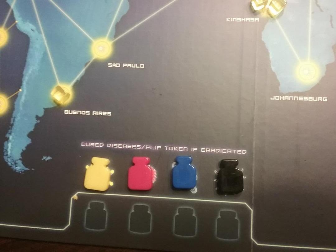 Asmodee Pandemic Board Game (Base Game) - A Cooperative Battle to Save Humanity, Strategy Game for Kids and Adults, Ages 8+, 2-4 Players, 45 Minute Playtime - Customer Photo 2