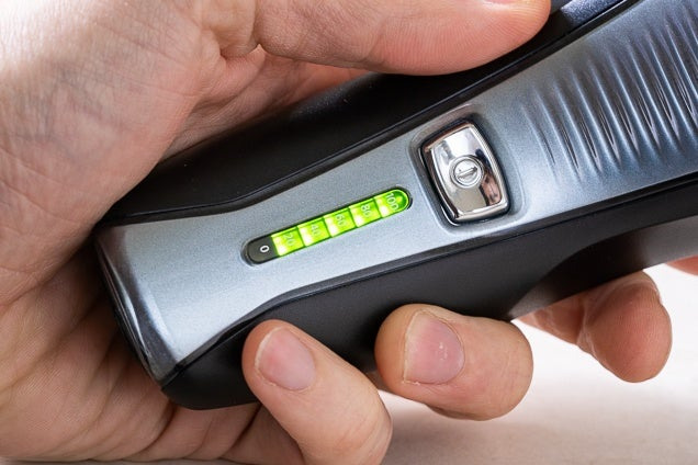 Remington F5 Power Series Foil Shaver, Electric Razor for Men, Cordless Rechargeable with Pop Up Trimmer, Pivot & FlexFoil Technology, Lightweight Handheld Design, Black - Customer Photo 1