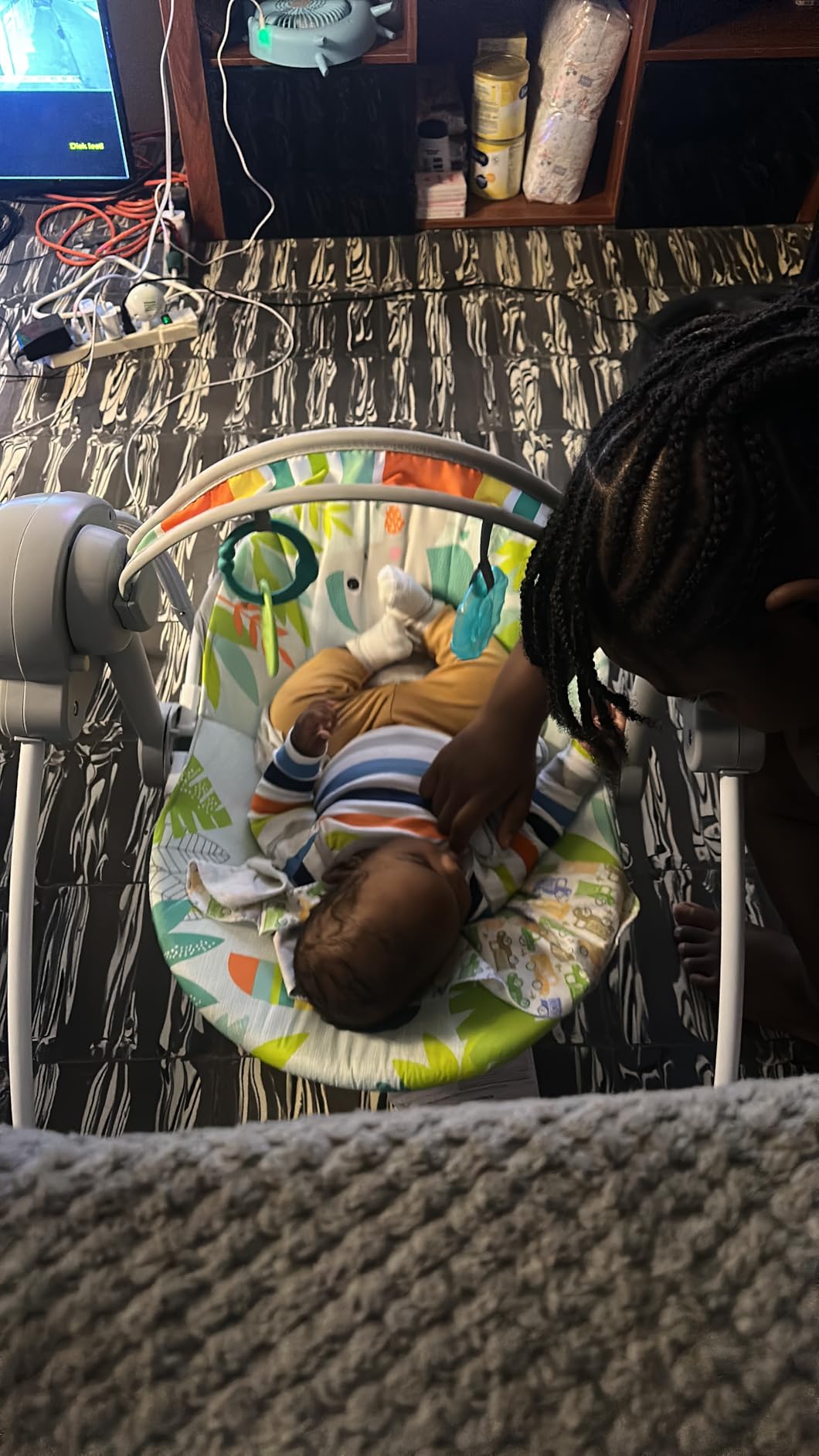 Bright Starts Portable Automatic 6-Speed Baby Swing with Adaptable Speed, Taggies, Music, Removable-Toy-Bar, 0-9 Months 6-20 lbs (Whimsical Wild) Customer Review Bright Starts Portable Automatic 6-Speed Baby Swing with Adaptable Speed, Taggies, Music, Removable-Toy-Bar, 0-9 Months 6-20 lbs (Whimsical Wild) - Customer Photo 4