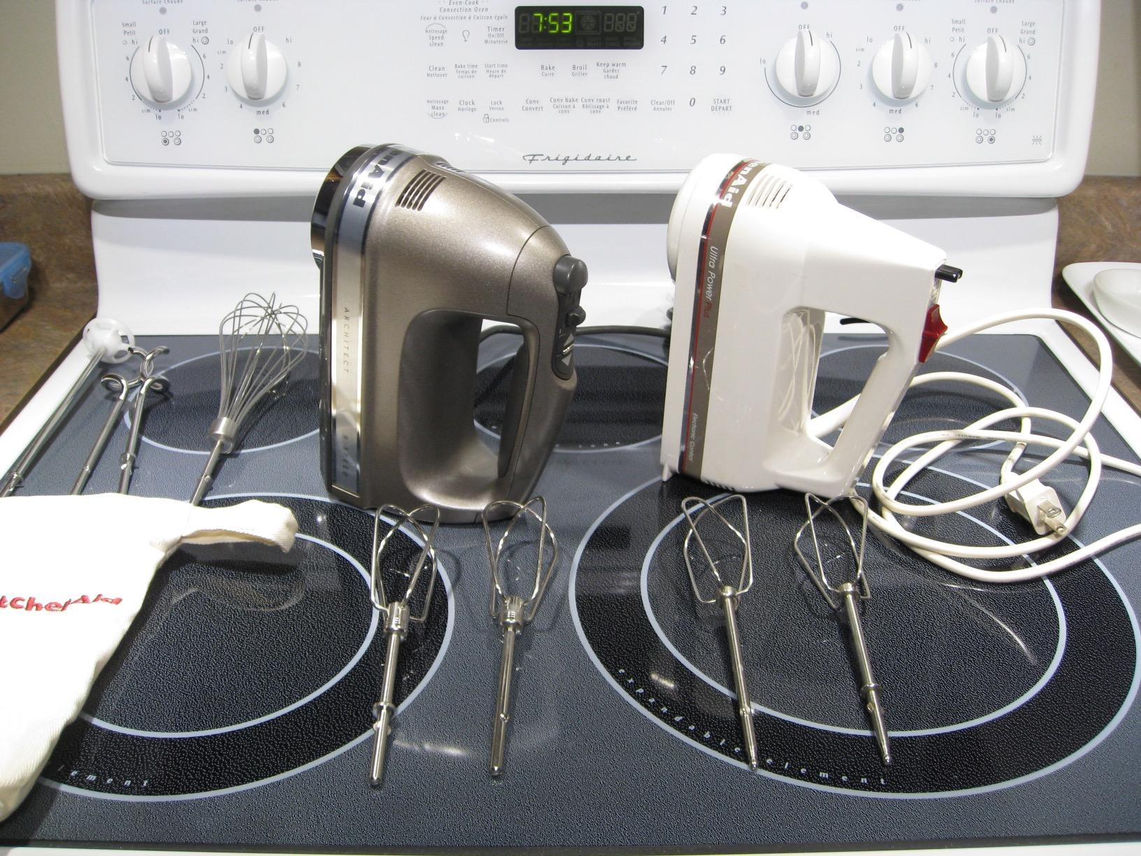 KitchenAid 9-Speed Digital Hand Mixer with Turbo Beater II Accessories and Pro Whisk - Contour Silver Customer Review KitchenAid 9-Speed Digital Hand Mixer with Turbo Beater II Accessories and Pro Whisk - Contour Silver - Customer Photo 2