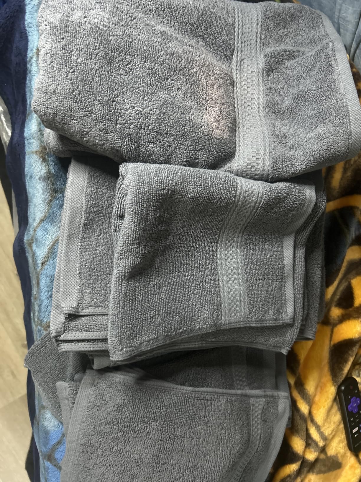 Utopia Towels 8 Piece Premium Towel Set, 2 Bath, 2 Hand, and 4 Wash Cloths, 600 GSM 100% Ring Spun Cotton, Highly Absorbent Towels for Bathroom, Gym, Hotel, and Spa, Grey - Customer Photo 3