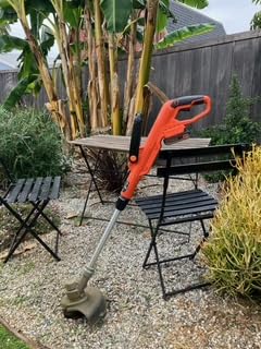 BLACK+DECKER 20V MAX Cordless String Trimmer, 12 Inch Steel Blade, Reduced Vibration, Battery and Charger Included (LST300) - Customer Photo 1
