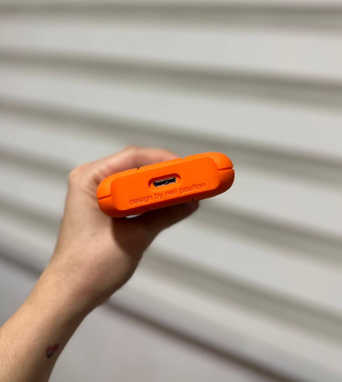 LaCie Rugged Mini 2TB External Hard Drive Portable HDD - USB 3.0/ 2.0 Compatible, Drop Shock Dust Rain Resistant Shuttle Drive, For Mac And PC Computer (LAC9000298), orange - Customer Photo 3