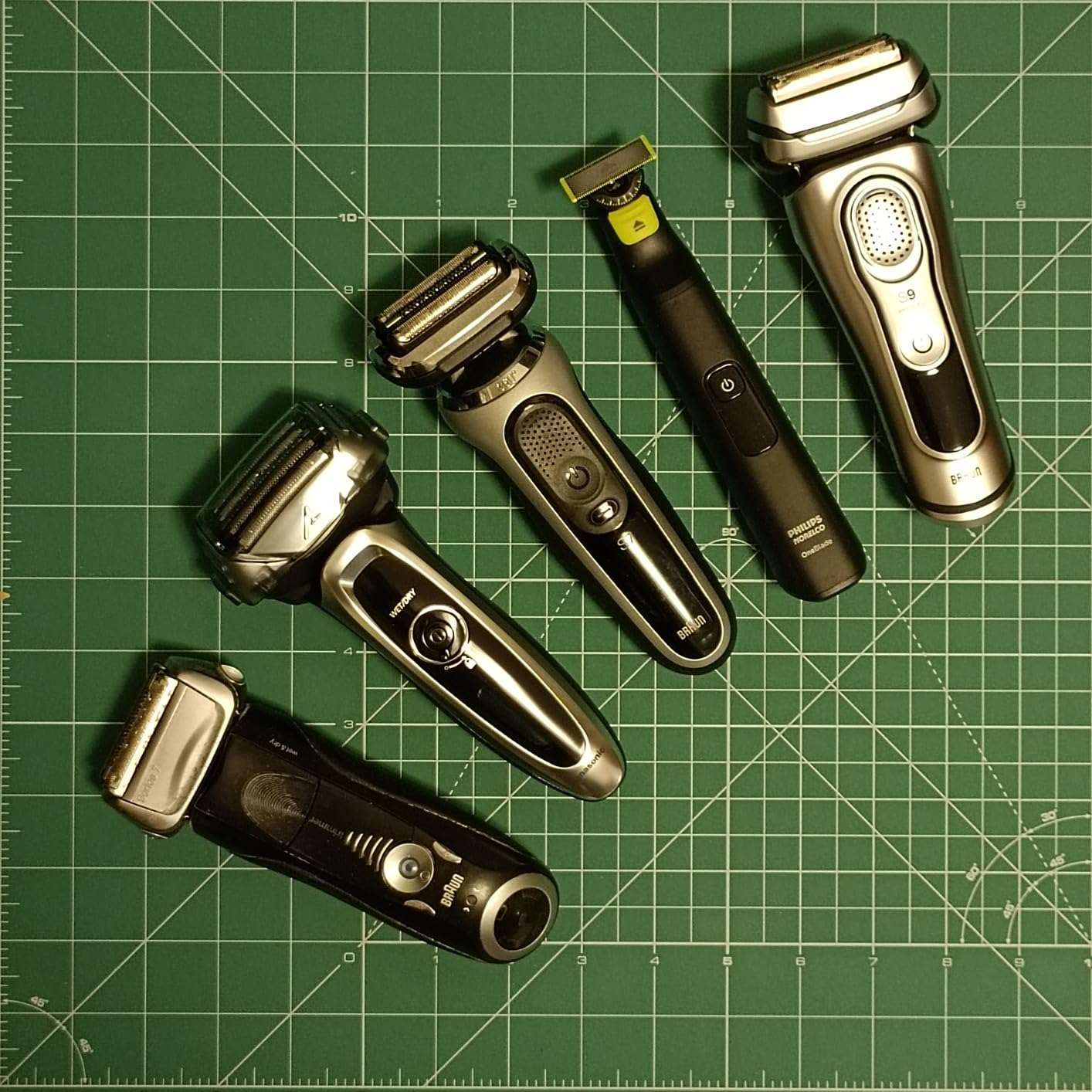 Panasonic ARC5 Electric Razor for Men with Pop-Up Trimmer, Wet/Dry 5-Blade Electric Shaver with Intelligent Shave Sensor and Multi-Flex Pivoting Head – ES-LV65-S (Silver) - Customer Photo 2