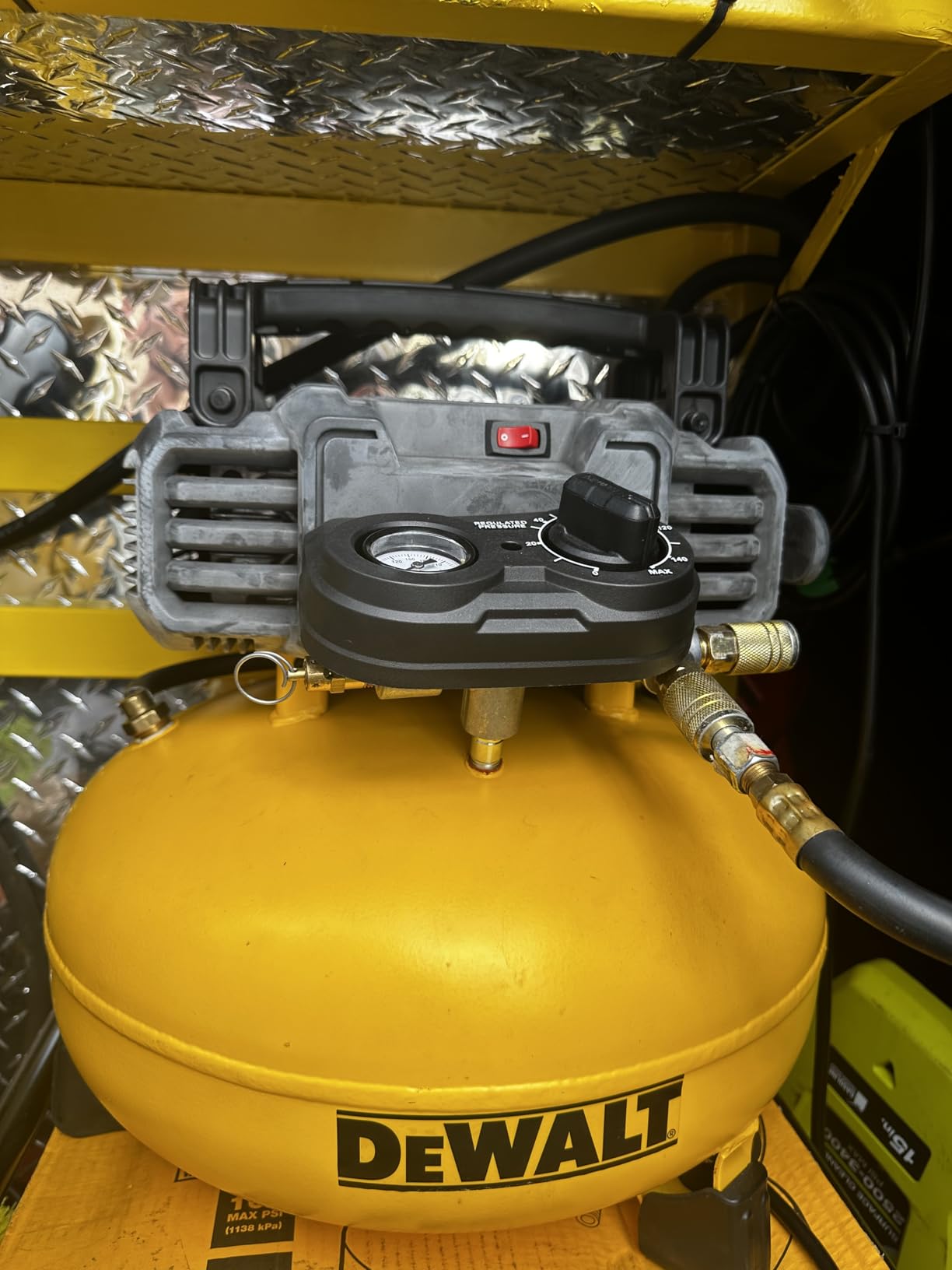 DEWALT Pancake Air Compressor, 6 Gallon, 165 PSI (DWFP55126) - Customer Photo 1