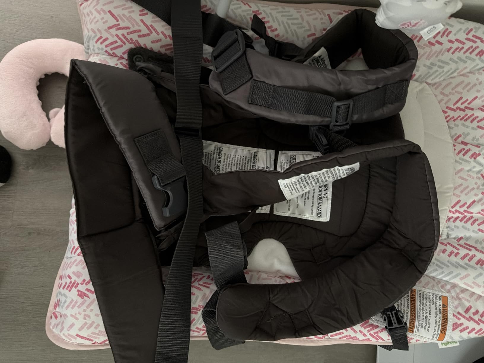 Infantino Flip 4-in-1 Convertible Baby Carrier, Adjustable, Ergonomic Babywearing, Registry Essential, Baby Carrier for Newborn to Toddler, Gray Customer Review Infantino Flip 4-in-1 Convertible Baby Carrier, Adjustable, Ergonomic Babywearing, Registry Essential, Baby Carrier for Newborn to Toddler, Gray - Customer Photo 3