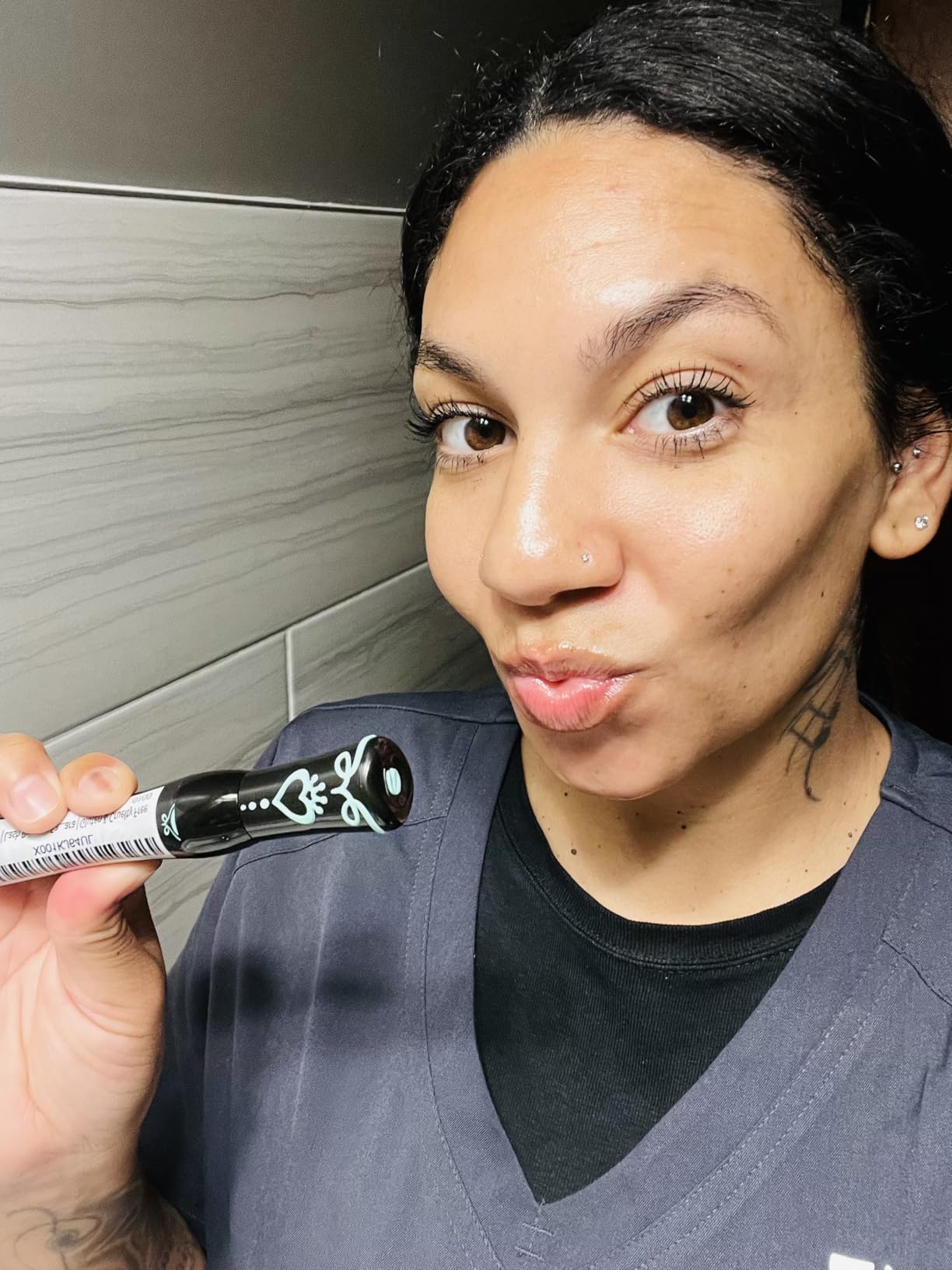 essence | Lash Princess False Lash Effect Mascara | Volumizing & Lengthening | Cruelty Free & Paraben Free Customer Review essence | Lash Princess False Lash Effect Mascara | Volumizing & Lengthening | Cruelty Free & Paraben Free - Customer Photo 1