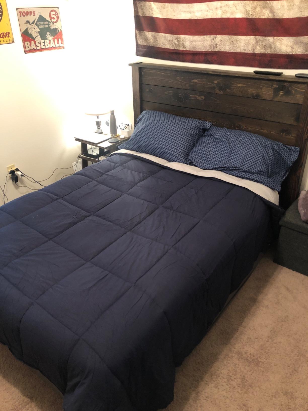 Modern Threads Down Alternative Reversible Comforter Navy/Silver King Customer Review Modern Threads Down Alternative Reversible Comforter Navy/Silver King - Customer Photo 2