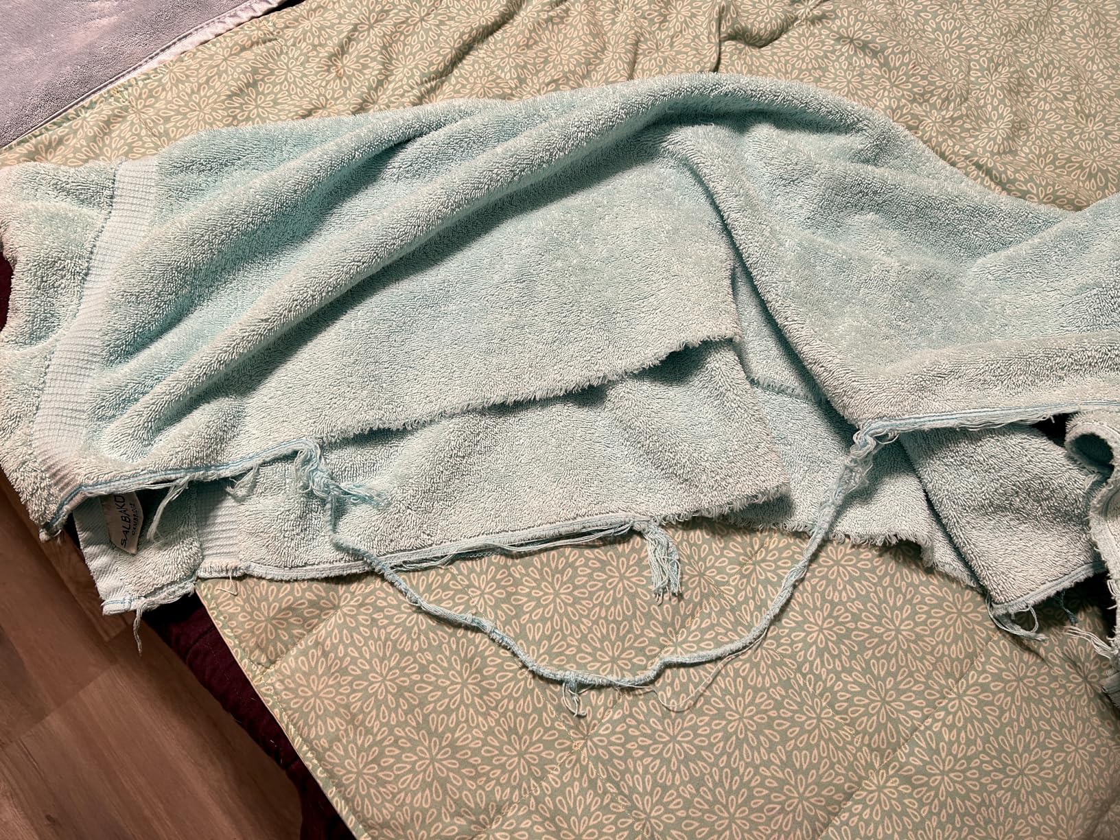 SALBAKOS 100% Turkish Cotton Jumbo Bath Sheet Towel Oversized 40x80 inch | Premium Hotel & Spa Quality, Soft, Absorbent, XL Bath Towels | Made in Turkey (Pack of 1, Black, Jumbo Bath Sheet) - Customer Photo 4