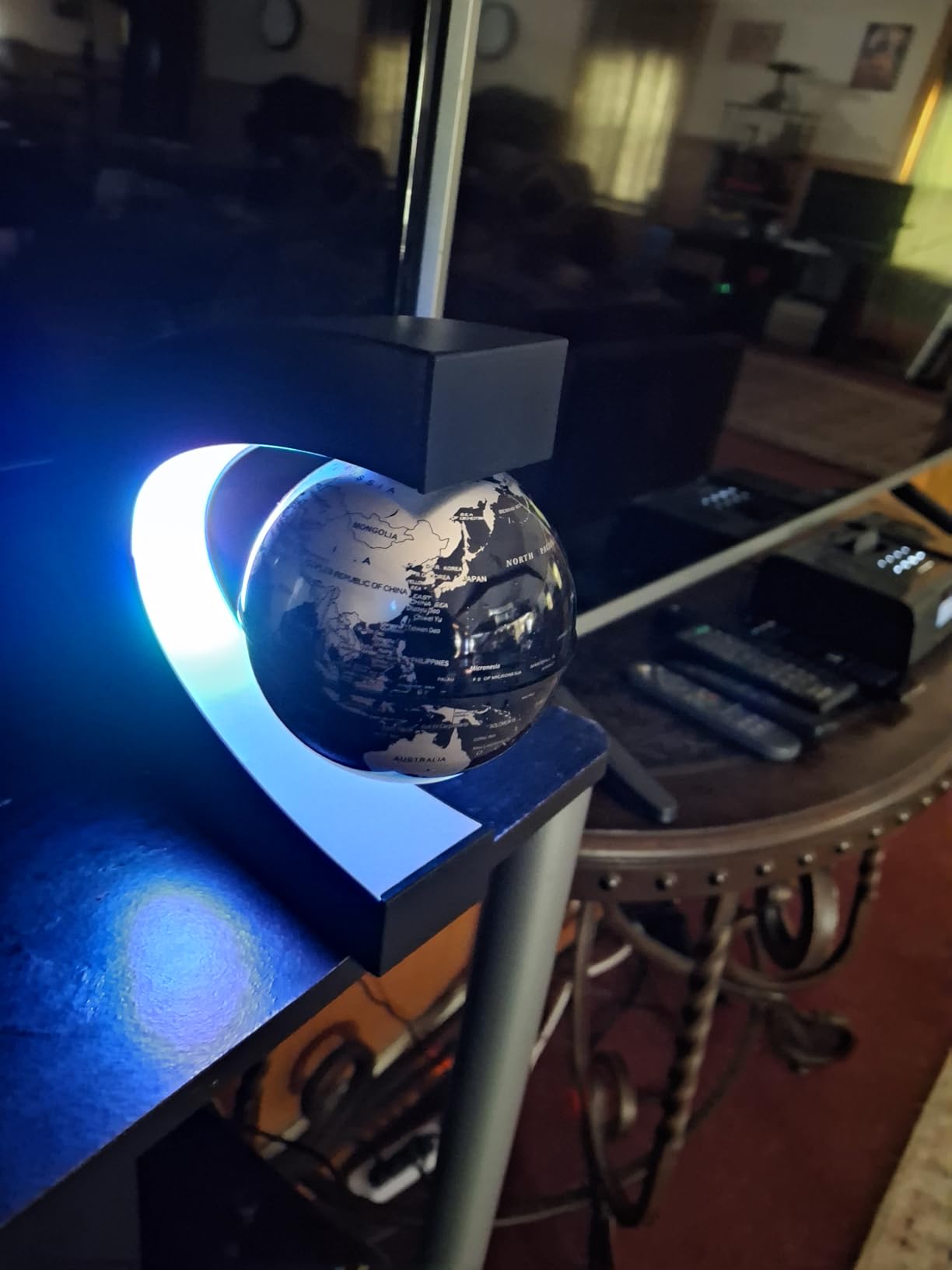 Magnetic Levitating Globe with LED Light, Cool Tech Gift for Men Father Boys and Girls , Birthday Gifts for Kids, Floating Globes World Desk Gadget Decor in Office Home/Display Frame Stand - Customer Photo 1