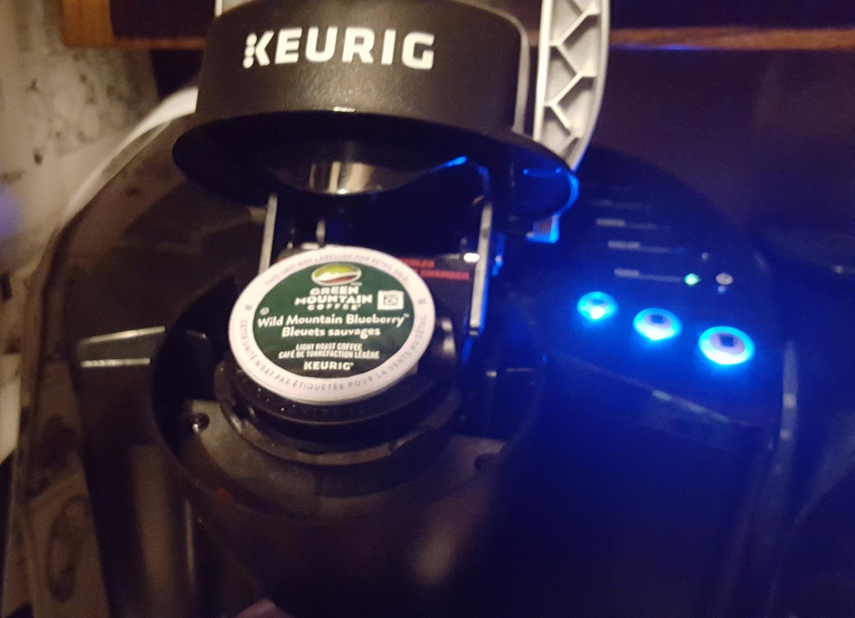 Keurig K-Classic Single Serve K-Cup Pod Coffee Maker, with 3 Brew Sizes, 48oz Removable Reservoir, Black - Customer Photo 3