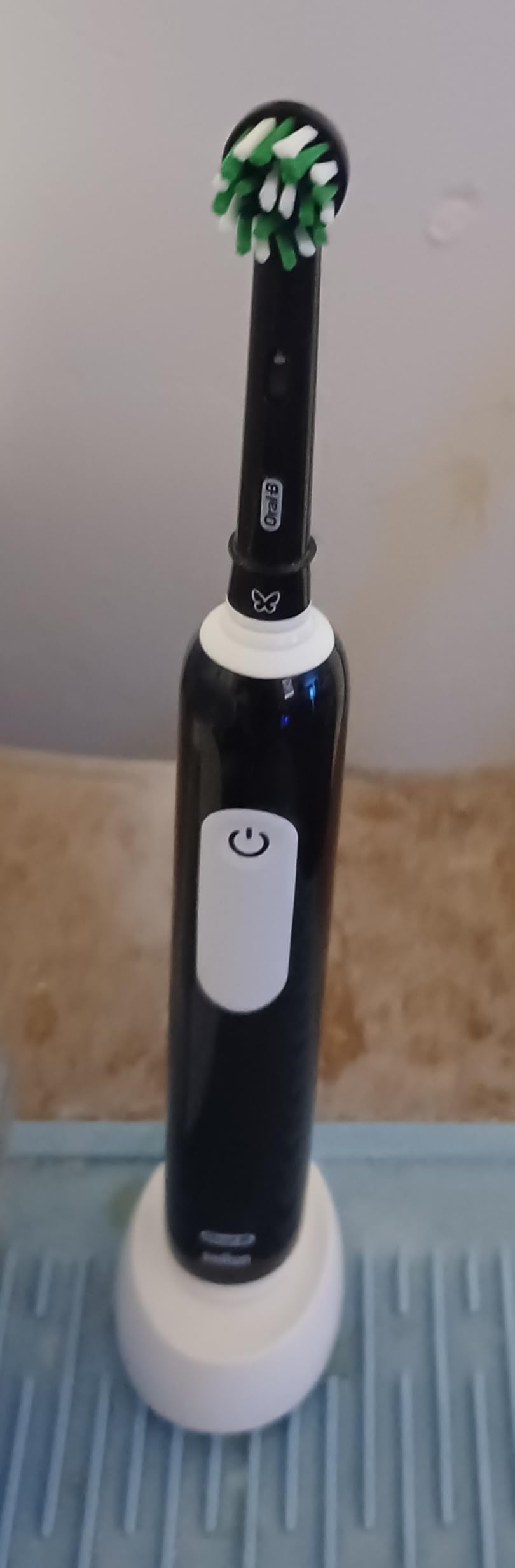 Oral-B Pro 1000 Rechargeable Electric Toothbrush, Black - Customer Photo 4