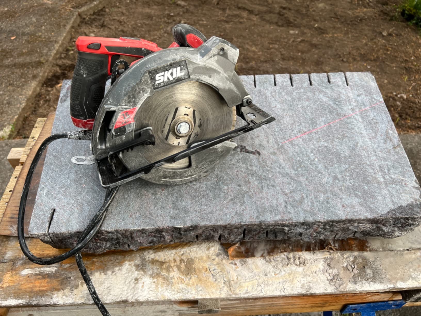 SKIL 15 Amp 7-1/4 Inch Circular Saw with Single Beam Laser Guide - 5280-01 - Customer Photo 3