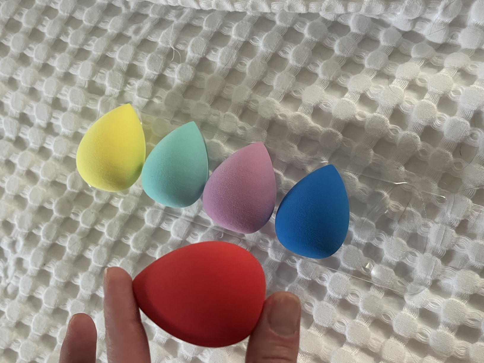 BEAKEY Makeup Sponge Set 5 Pack Micro Porous Low Absorption Soft Latex Free Foundation Beauty Sponges & Blenders for Powder Cream, Stocking Stuffers for Women Customer Review BEAKEY Makeup Sponge Set 5 Pack Micro Porous Low Absorption Soft Latex Free Foundation Beauty Sponges & Blenders for Powder Cream, Stocking Stuffers for Women - Customer Photo 2