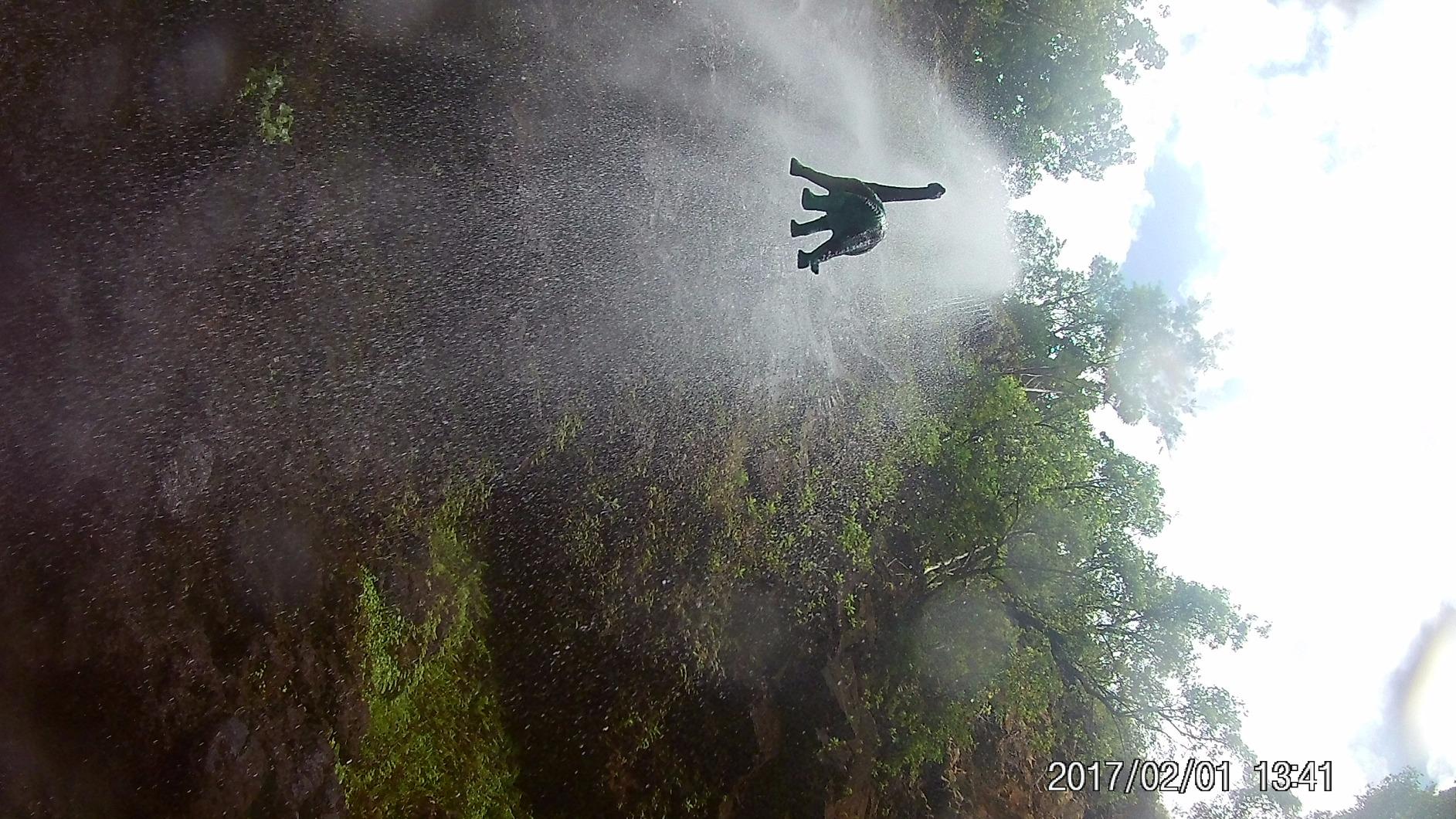 AKASO EK7000 4K30FPS 20MP WiFi Action Camera with EIS Ultra HD 131FT Waterproof Underwater Camera Remote Control 4X Zoom Support External Microphone Black - Customer Photo 1