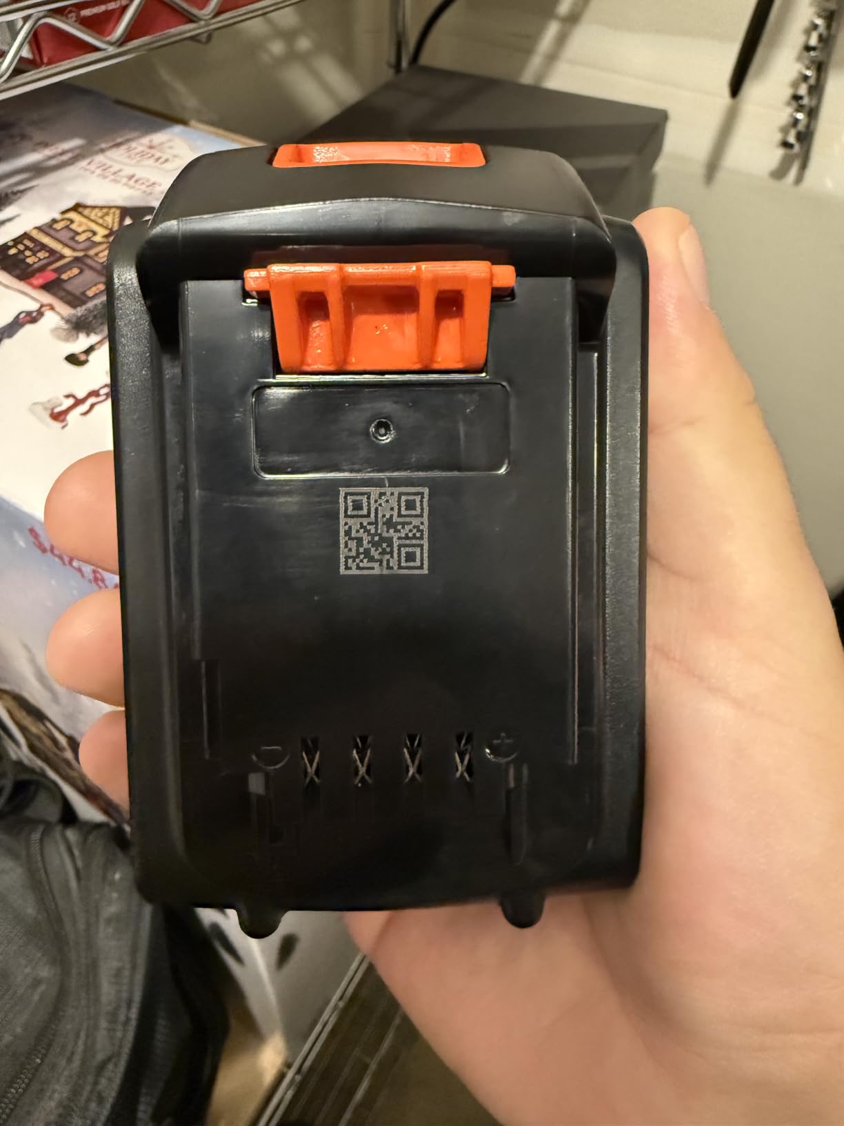 BLACK+DECKER 20V MAX Power Tool Combo Kit, 4-Tool Cordless Power Tool Set with 2 Batteries and Charger (BD4KITCDCRL) - Customer Photo 4