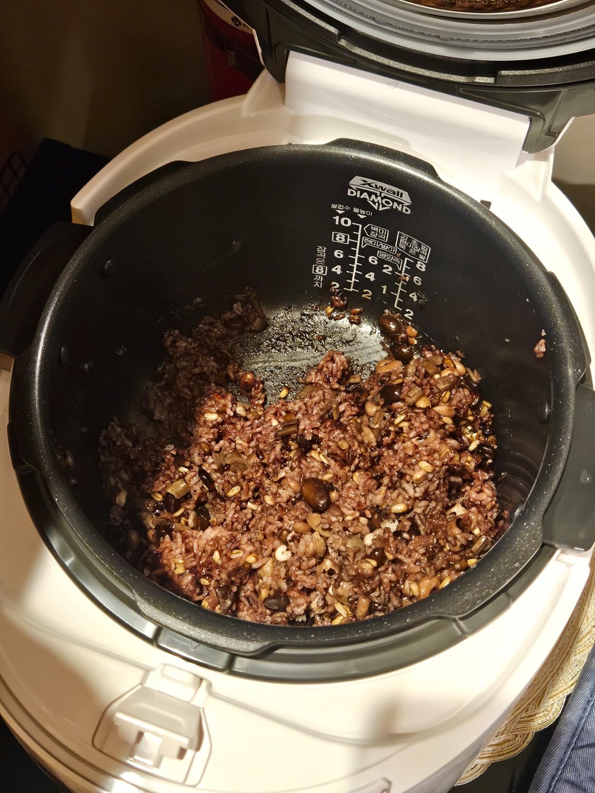 CUCKOO High Pressure Rice Cooker 6-Cup Uncooked / 12-Cup Cooked with Nonstick Inner Pot, Versatile Rice Maker with 12 Menu Options and Steam Plate, Fuzzy Logic Tech, Voice Guide, Black (CRP-P0609S) - Customer Photo 2