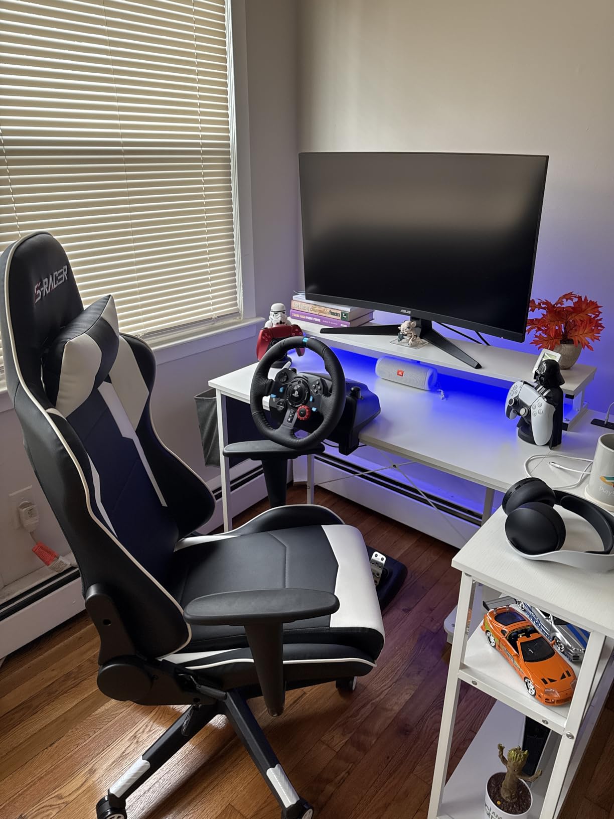 Homall Gaming Chair, Office Chair High Back Computer Chair Leather Desk Chair Racing Executive Ergonomic Adjustable Swivel Task Chair with Headrest and Lumbar Support (White) - Customer Photo 4