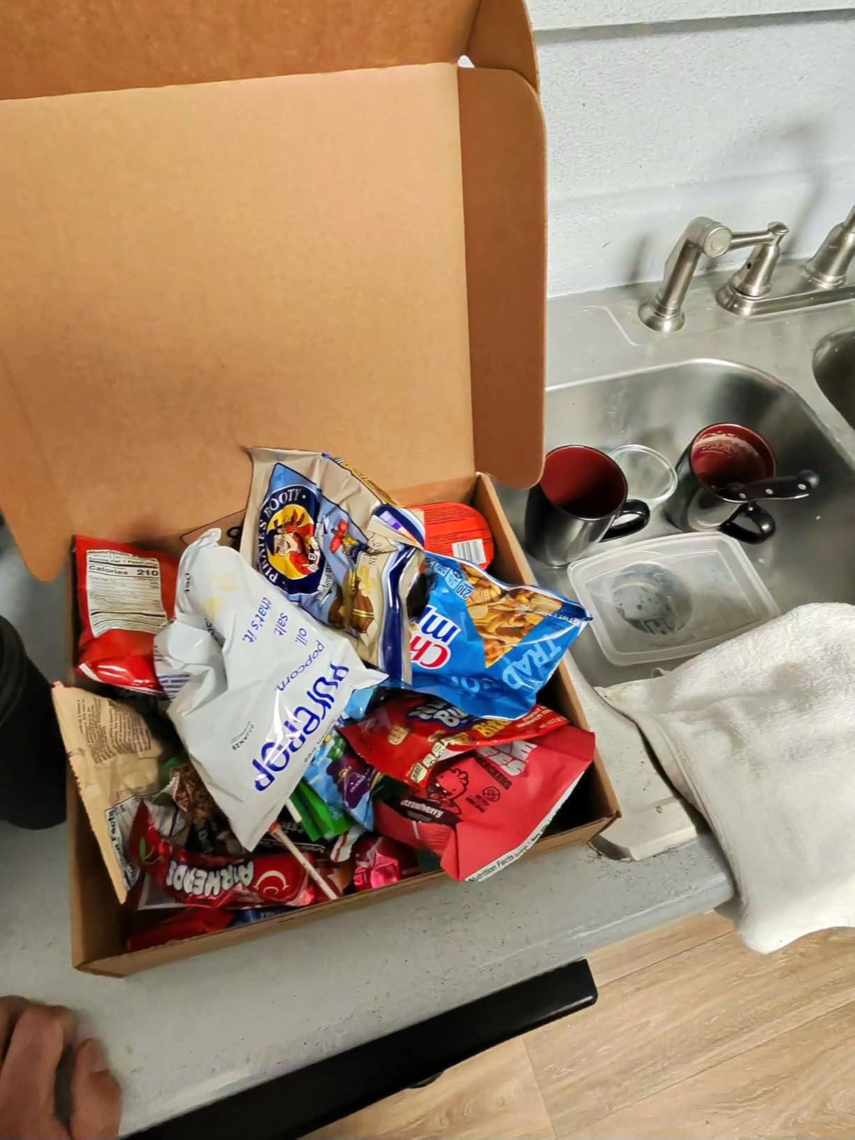 CRAVEBOX Snacks Box Variety Pack Care Package (45 Count) Christmas Treats Gift Basket Adults Kids Grandkids Guys Girls Women Men Boyfriend Birthday Cookies Chips College Student Office School - Customer Photo 1