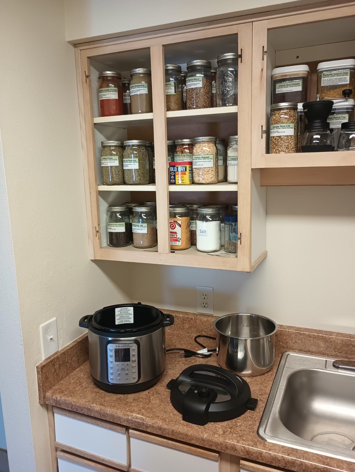 Instant Pot Duo Plus 9-in-1 Multicooker, Pressure Cooker, Slow Cook, Rice Maker, Steamer, Sauté, Yogurt, Warmer & Sterilizer, Includes App With Over 800 Recipes, Stainless Steel, 6 Quarts - Customer Photo 3