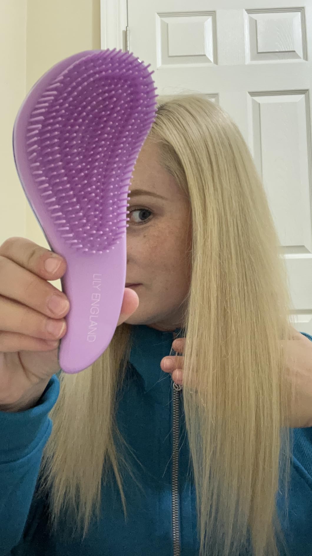 Lily England Teen Girl Gifts Trendy Stuff - Gentle Detangler Hair Brush for Curly, Thick, Straight & Natural Hair - Attractive Gift for Teen Girls with Flexible Bristles for Wet & Dry Hair, Rose-Gold Customer Review Lily England Teen Girl Gifts Trendy Stuff - Gentle Detangler Hair Brush for Curly, Thick, Straight & Natural Hair - Attractive Gift for Teen Girls with Flexible Bristles for Wet & Dry Hair, Rose-Gold - Customer Photo 2