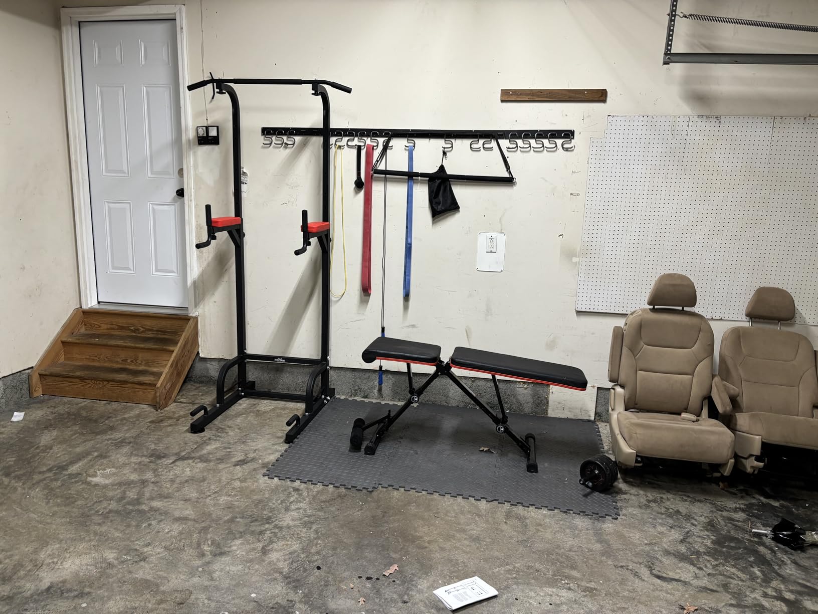 RELIFE REBUILD YOUR LIFE Power Tower Pull Up Bar Station Workout Dip Station for Home Gym Strength Training Fitness Equipment - Customer Photo 1