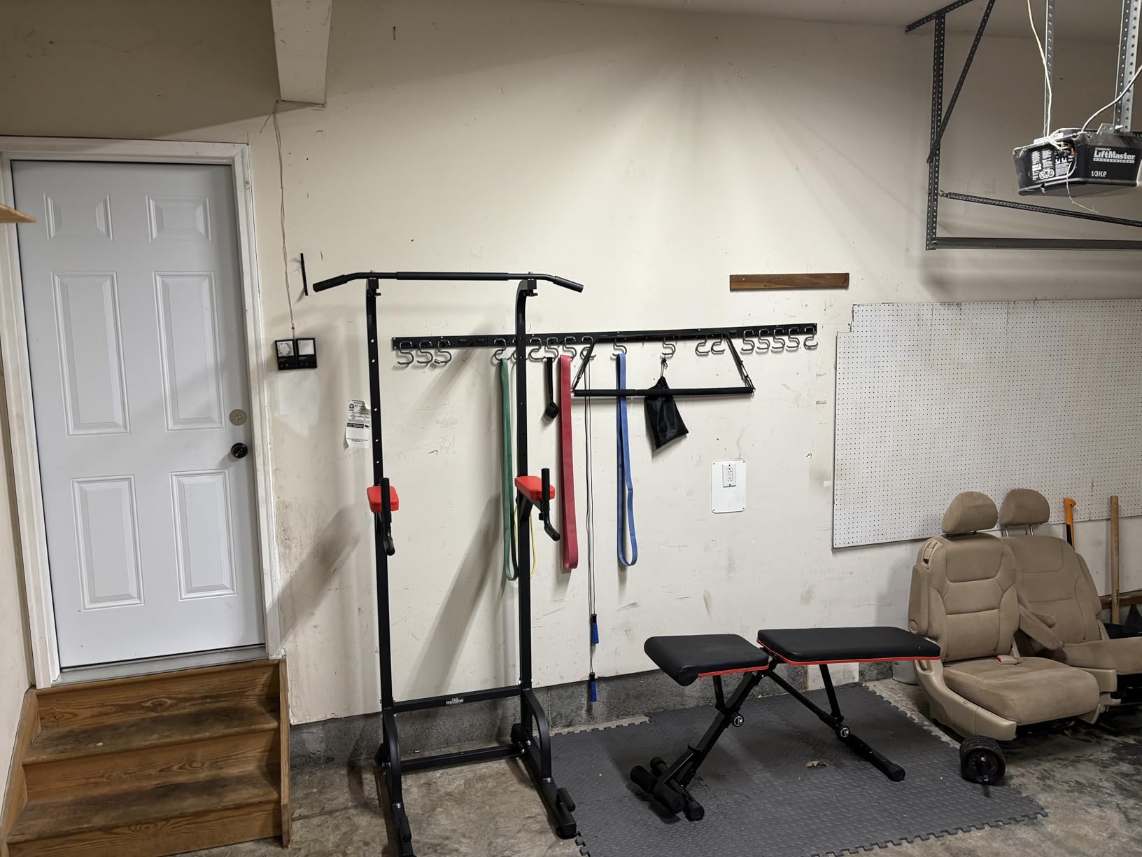 RELIFE REBUILD YOUR LIFE Power Tower Pull Up Bar Station Workout Dip Station for Home Gym Strength Training Fitness Equipment - Customer Photo 2