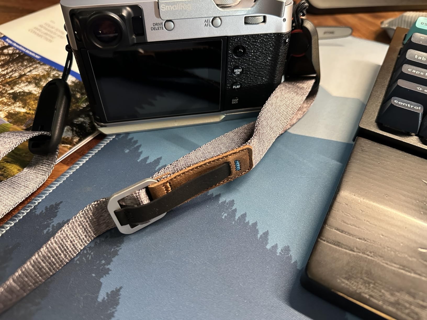 Peak Design Leash Camera Strap - Configurable as a Sling, Neck, Shoulder Strap or Safety Tether, Adjustable, Compact Customer Review Peak Design Leash Camera Strap - Configurable as a Sling, Neck, Shoulder Strap or Safety Tether, Adjustable, Compact - Customer Photo 1