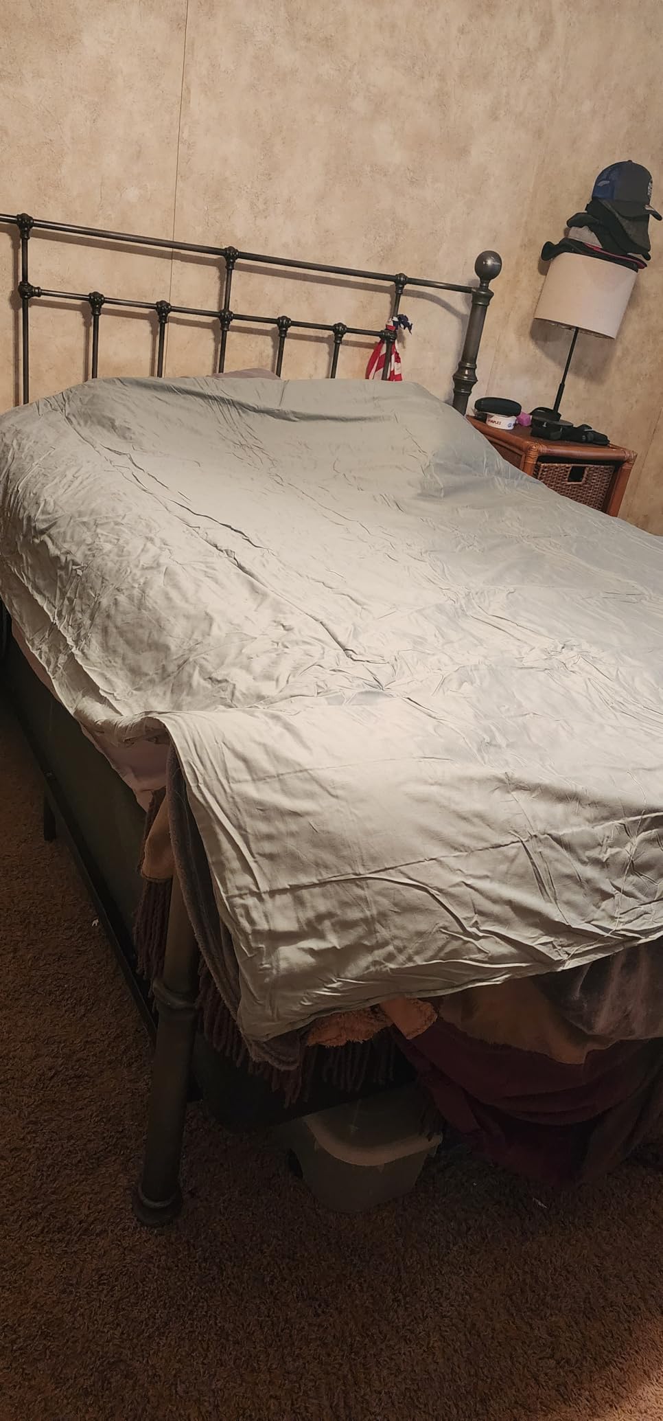 YnM 15lbs Weighted Blanket for Adults, Heavy Bed Throw Blanket with Cooling Glass Beads for All Season Use, Ideal for ~90lbs (48x72 Inches, Twin/Full, Dark Grey) - Customer Photo 2
