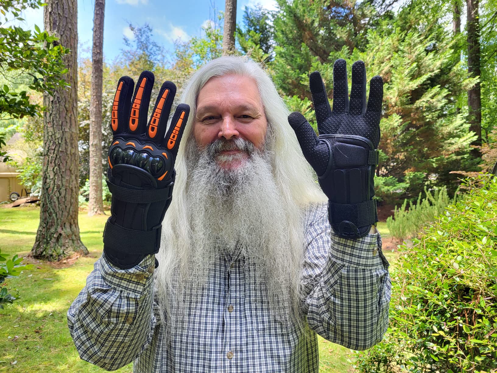 Impact Wrist Guard, Fitted Wrist Brace Wrist Support for Snowboarding, Skating, Motocross, Street Racing, Mountain Biking, Weightlifting - Customer Photo 1