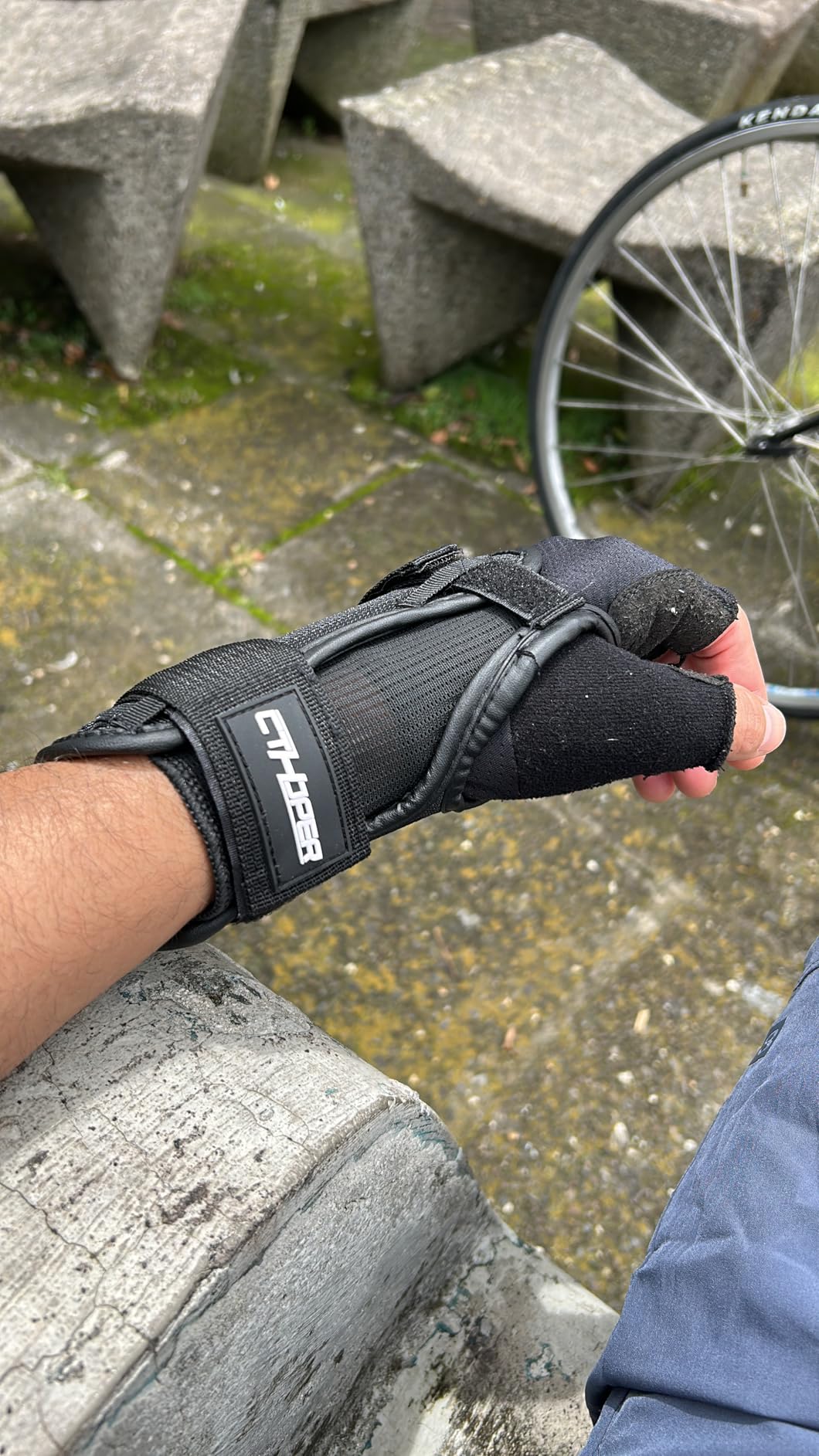 Impact Wrist Guard, Fitted Wrist Brace Wrist Support for Snowboarding, Skating, Motocross, Street Racing, Mountain Biking, Weightlifting - Customer Photo 2