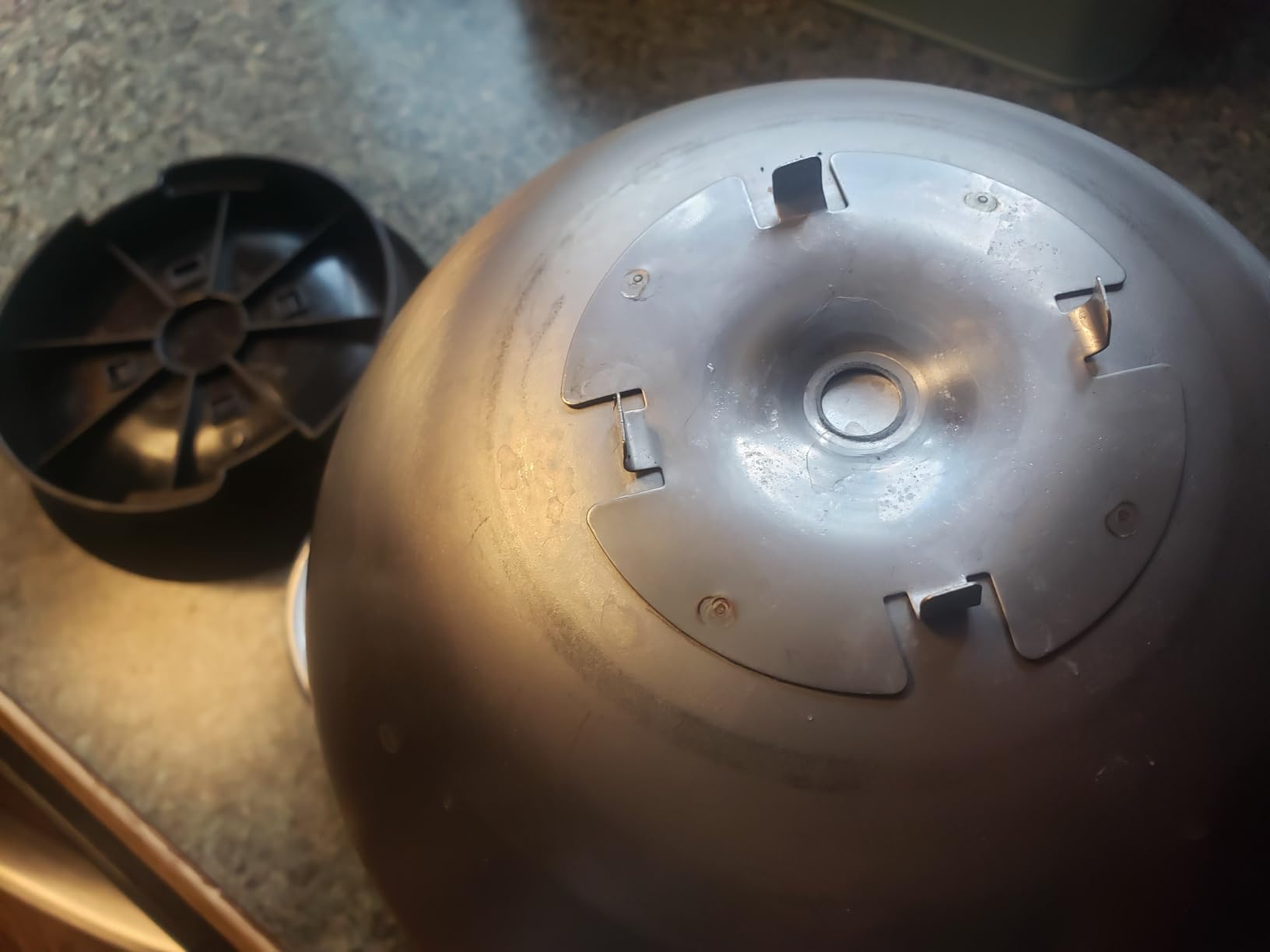 Hamilton Beach Electric Stand Mixer, 4 Quarts, Dough Hook, Flat Beater Attachments, Splash Guard 7 Speeds with Whisk, Easy-Carry Top Handle, Black Customer Review Hamilton Beach Electric Stand Mixer, 4 Quarts, Dough Hook, Flat Beater Attachments, Splash Guard 7 Speeds with Whisk, Easy-Carry Top Handle, Black - Customer Photo 4