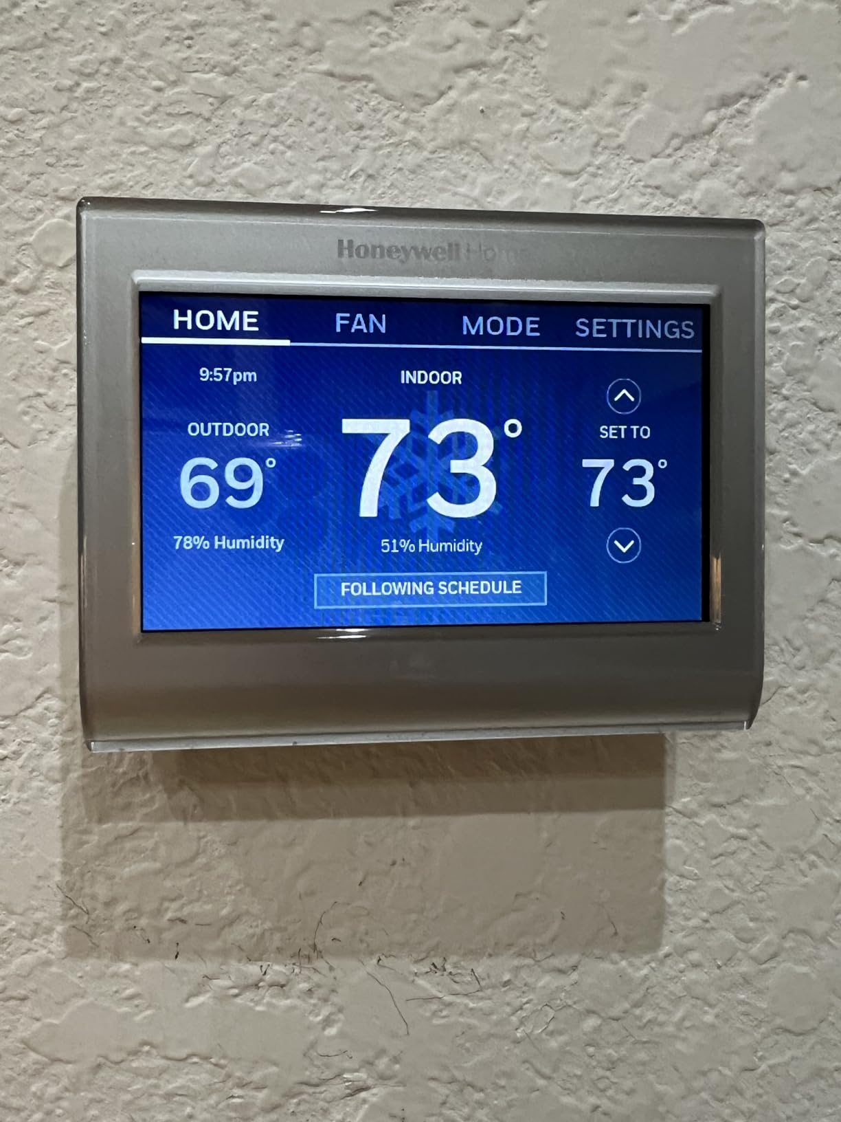 Honeywell Home RTH9585WF1004 Wi-Fi Smart Color Thermostat, 7 Day Programmable, Touch Screen, Energy Star, Alexa Ready, Gray Customer Review Honeywell Home RTH9585WF1004 Wi-Fi Smart Color Thermostat, 7 Day Programmable, Touch Screen, Energy Star, Alexa Ready, Gray - Customer Photo 1