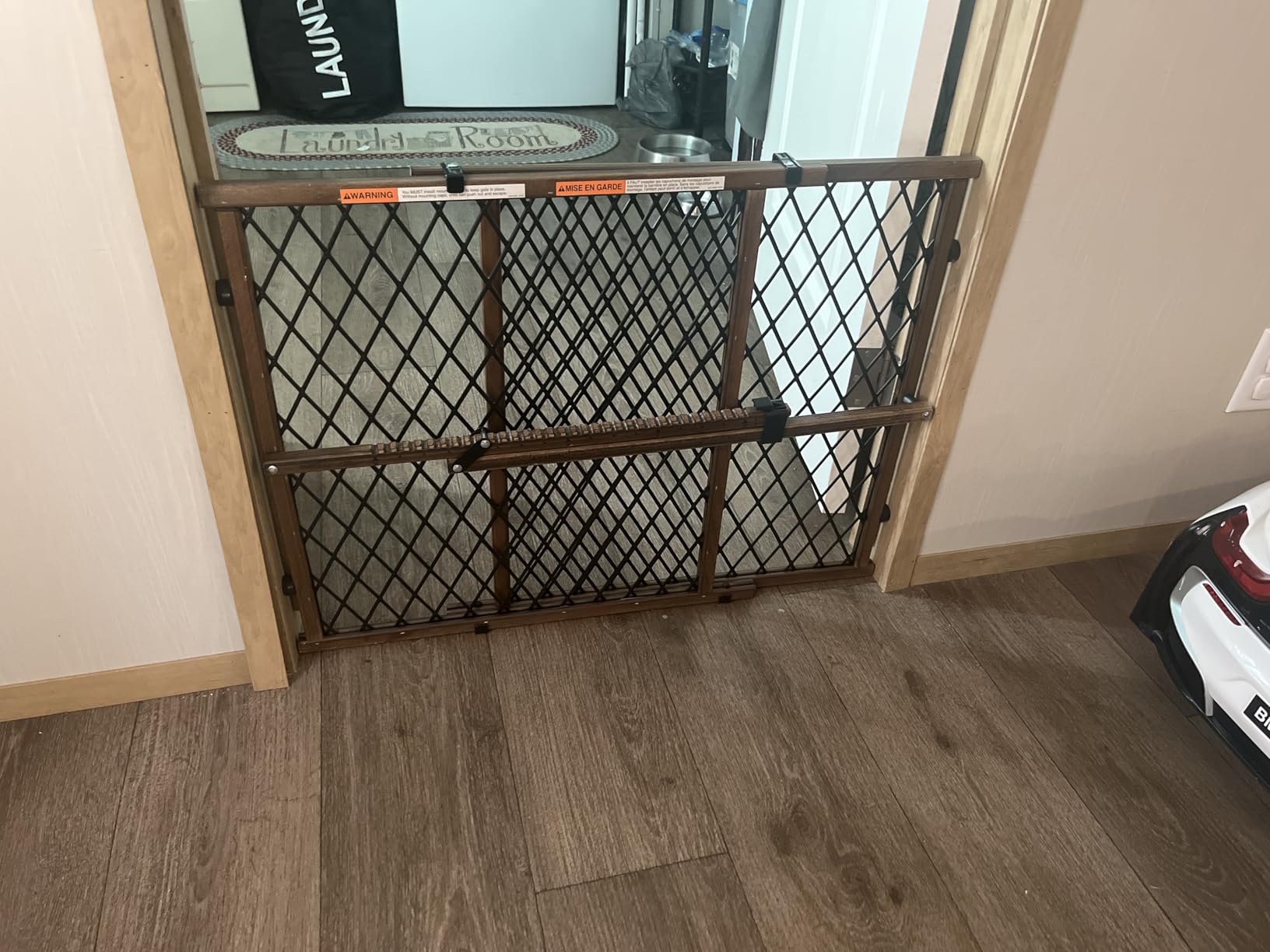 Evenflo Position & Lock Baby Gate, Pressure-Mounted, Farmhouse Collection - Customer Photo 1