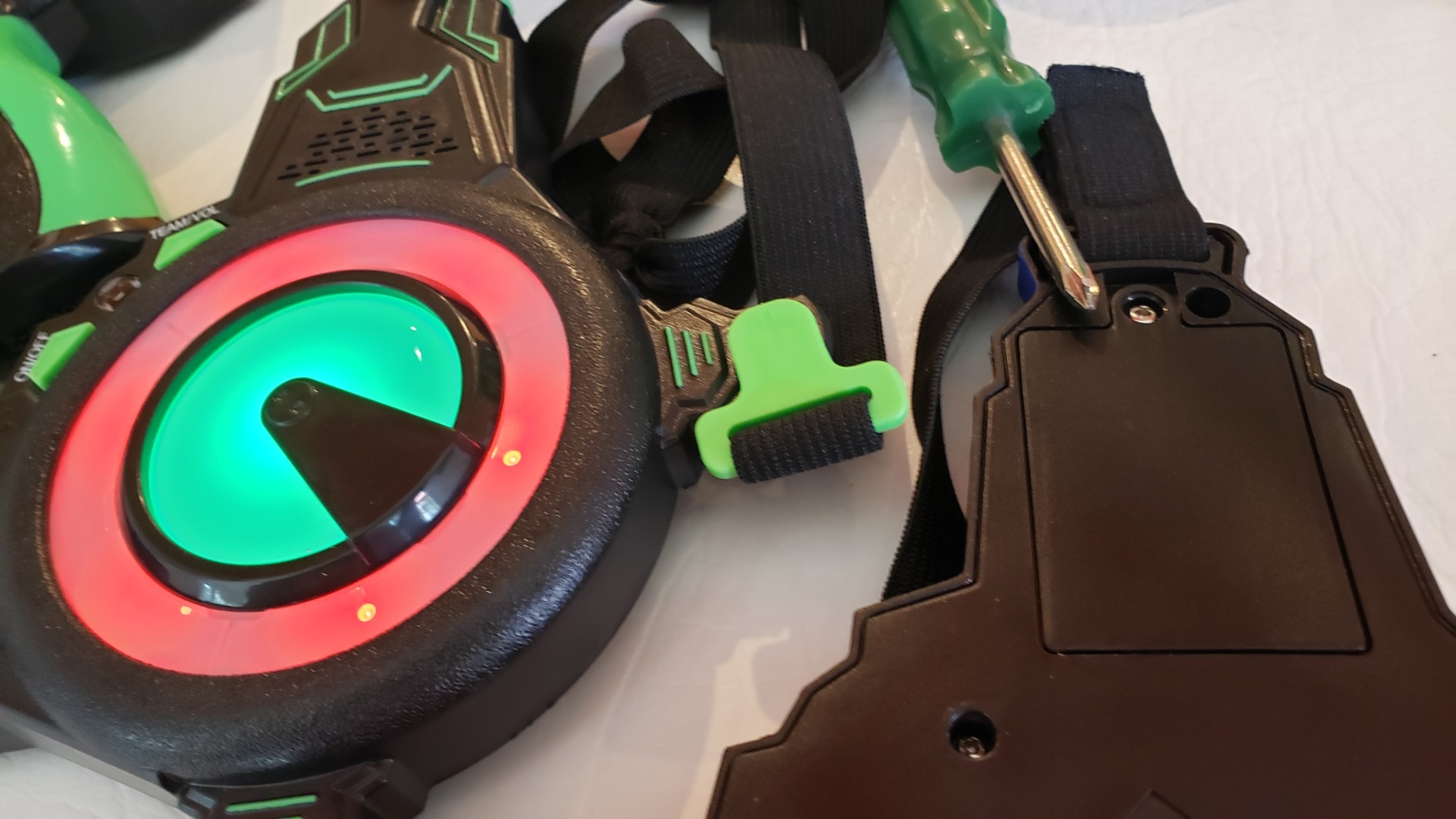 ArmoGear Set of 4 Laser Tag Guns with Vests - Laser Tag Set for Kids and Adults - Toy Guns with 150 ft Range, Night Vision, Invisibility Mode - Battery Operated - Multiplayer Outdoor Game for Ages 8+ - Customer Photo 2