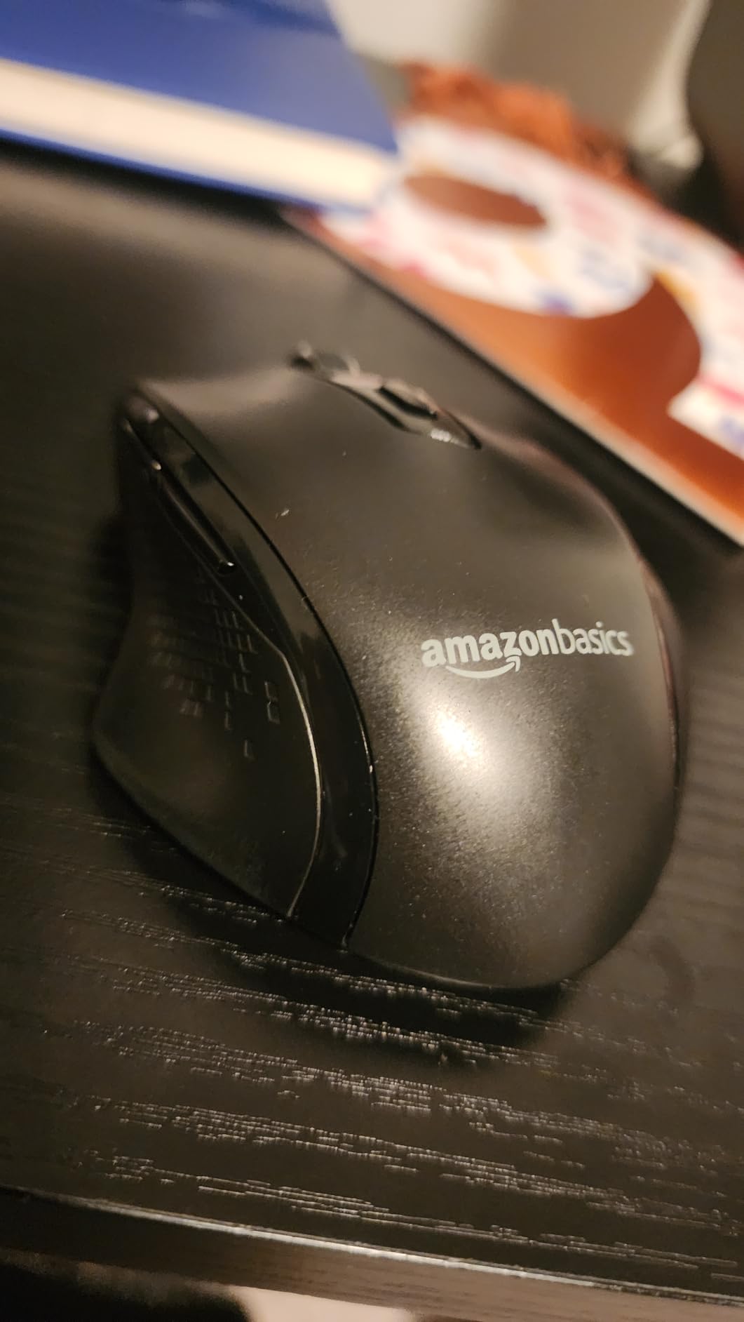 Amazon Basics Computer Mouse Wireless, Ergonomic, 2.4 GHz Optical, DPI Adjustable, Compatible With PC, Mac, Laptop, Black Customer Review Amazon Basics Computer Mouse Wireless, Ergonomic, 2.4 GHz Optical, DPI Adjustable, Compatible With PC, Mac, Laptop, Black - Customer Photo 1