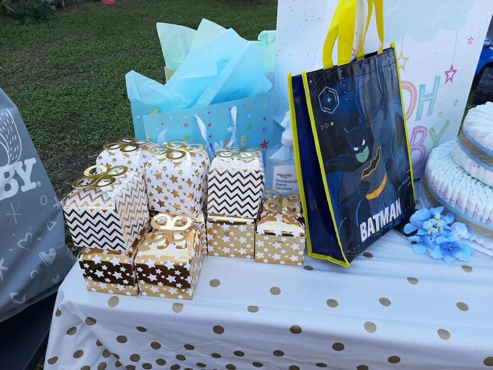 36 Pack Mini Gable Boxes for Party Favors, Birthday, Wedding, Anniversaries, Valentines, Engagement, Gold Foil Ornament Gift Boxes, 4 Polka Dot Designs (3.7x3.2x3.7 in) - Customer Photo 1