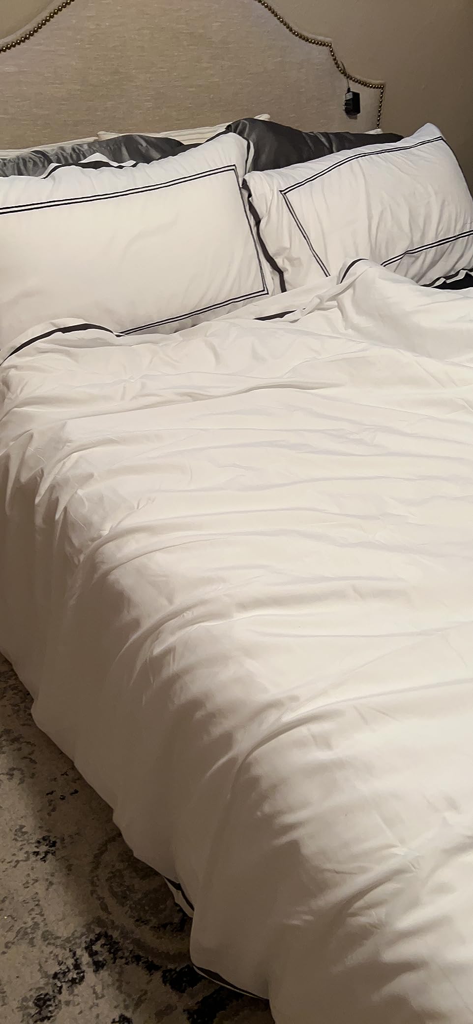 Mellanni Duvet Cover Set - 5 PC Iconic Collection Bedding Set - Hotel Luxury, Extra Soft & Cooling - Microfiber - Button Closure and Corner Ties (Queen, White) - Customer Photo 3
