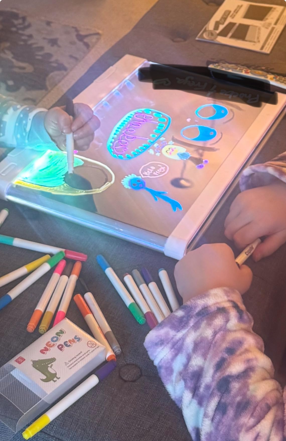 Crayola Ultimate Light Board - White, Kids Drawing Tablet, Holiday & Christmas Gifts, LED Drawing Board, Sketching Art Projector, Toys for Boys & Girls, 6+ - Customer Photo 3