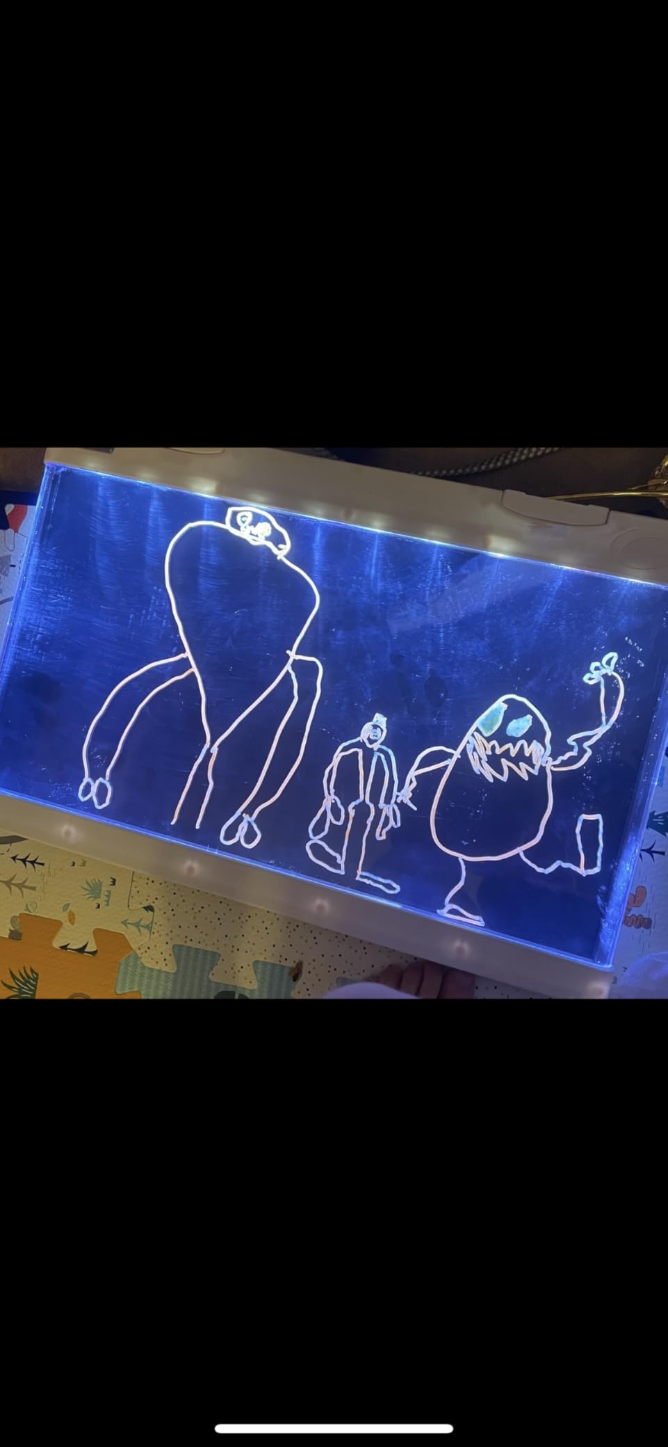 Crayola Ultimate Light Board - White, Kids Drawing Tablet, Holiday & Christmas Gifts, LED Drawing Board, Sketching Art Projector, Toys for Boys & Girls, 6+ - Customer Photo 5