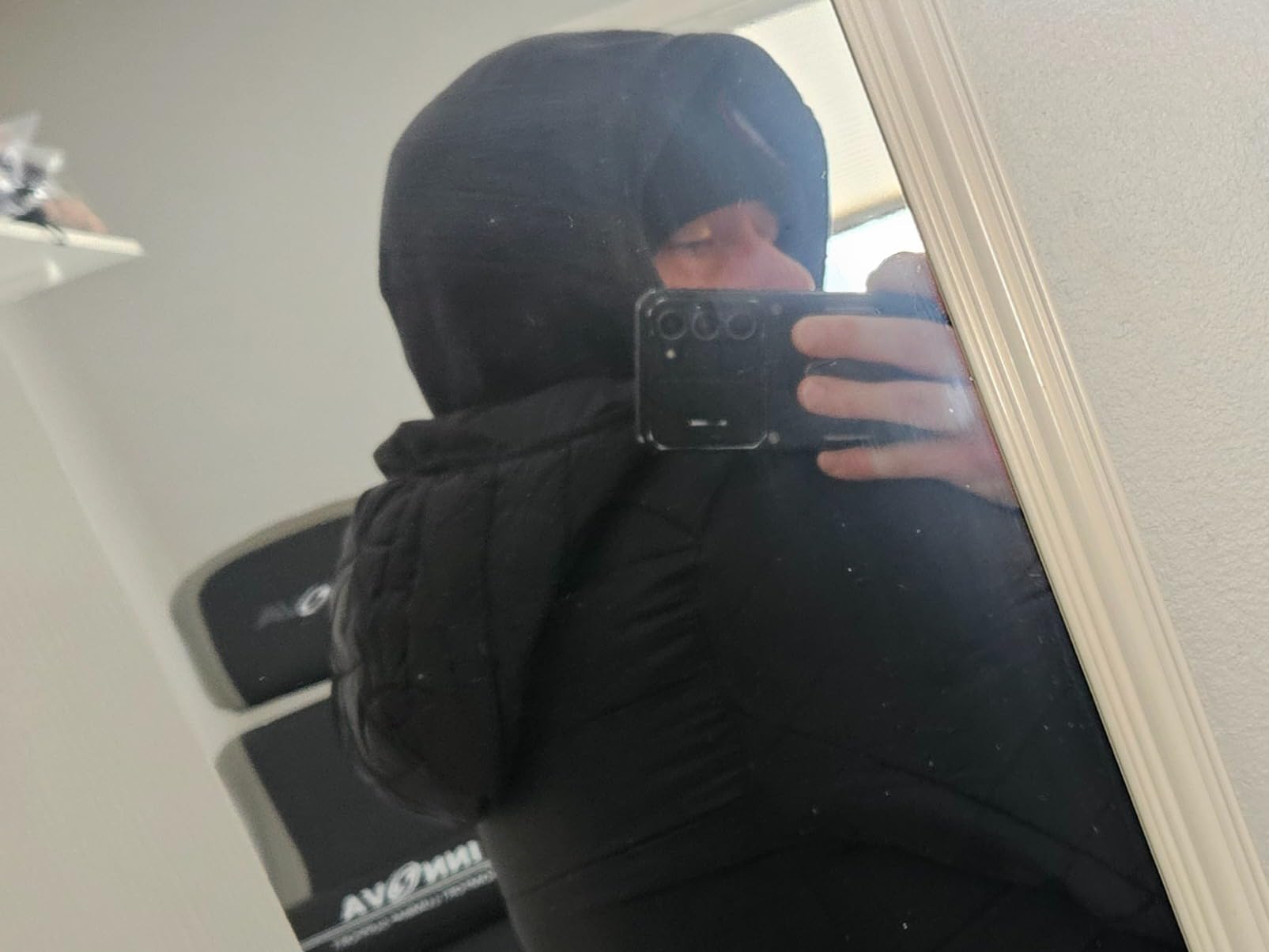 Amazon Essentials Men's Lightweight Water-Resistant Packable Hooded Puffer Jacket - Customer Photo 2