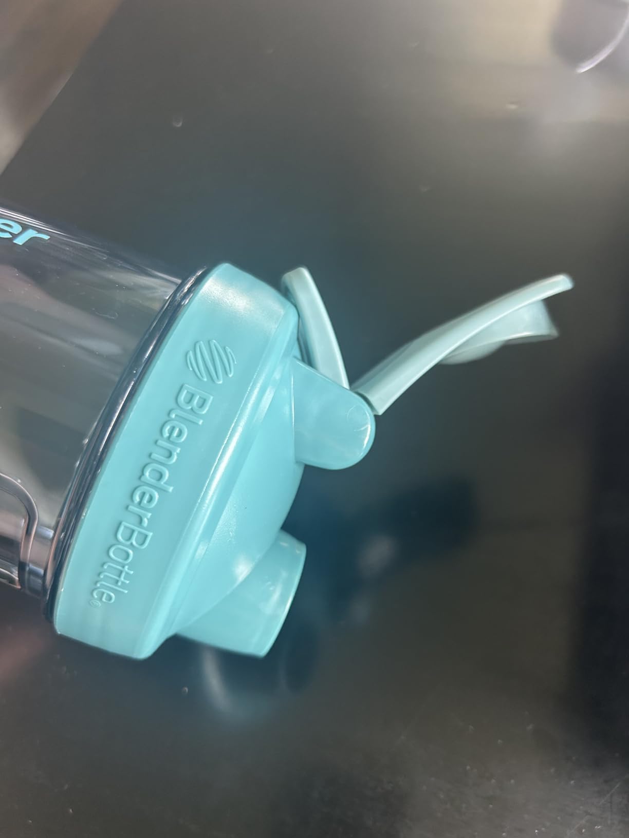 BlenderBottle Shaker Bottle Pro Series Perfect for Protein Shakes and Pre Workout, 24-Ounce, Black Customer Review BlenderBottle Shaker Bottle Pro Series Perfect for Protein Shakes and Pre Workout, 24-Ounce, Black - Customer Photo 2