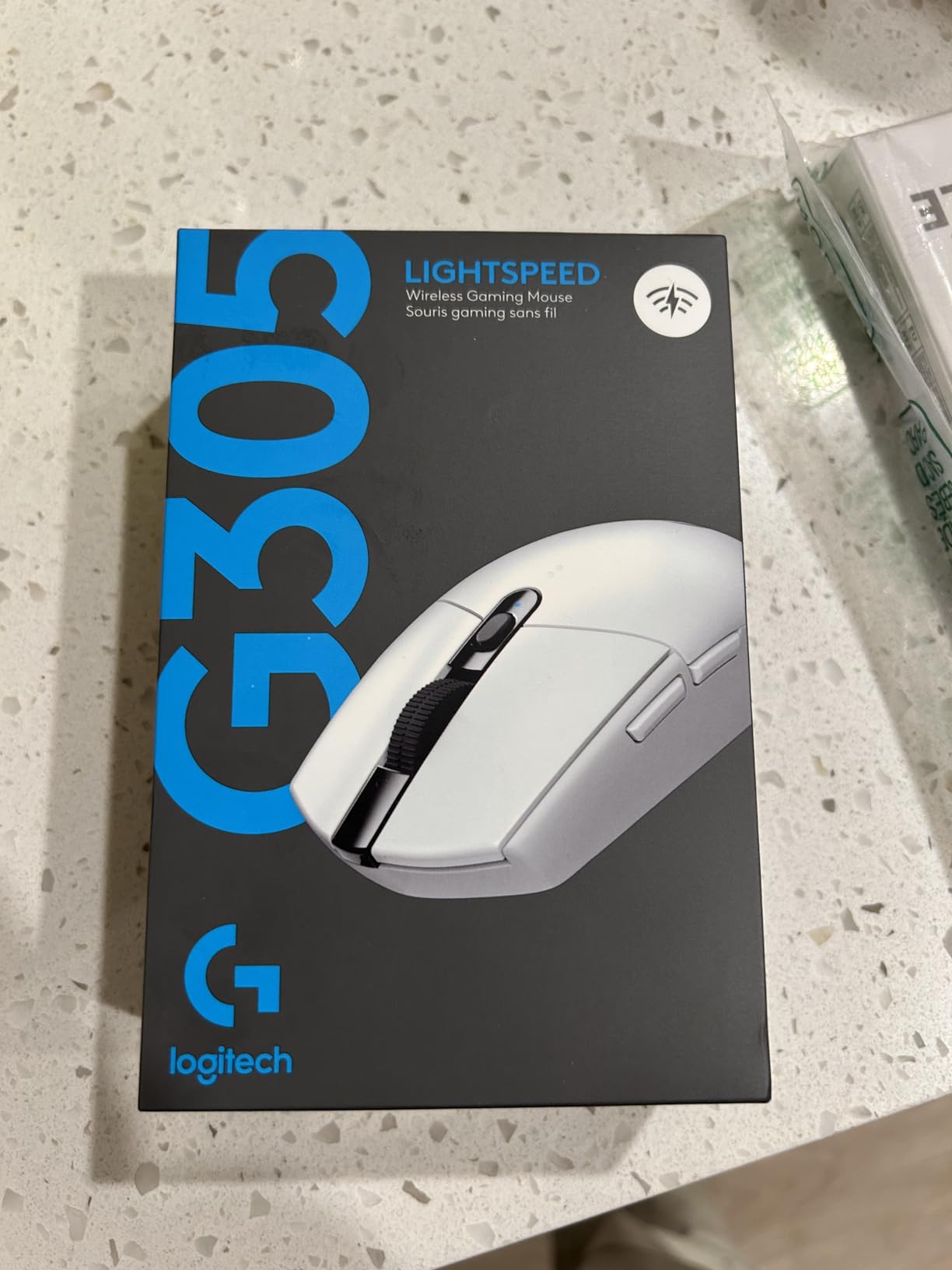 Logitech G305 LIGHTSPEED Wireless Gaming Mouse, Hero 12K Sensor, 12,000 DPI, Lightweight, 6 Programmable Buttons, 250h Battery Life, On-Board Memory, PC/Mac - Black - Customer Photo 2